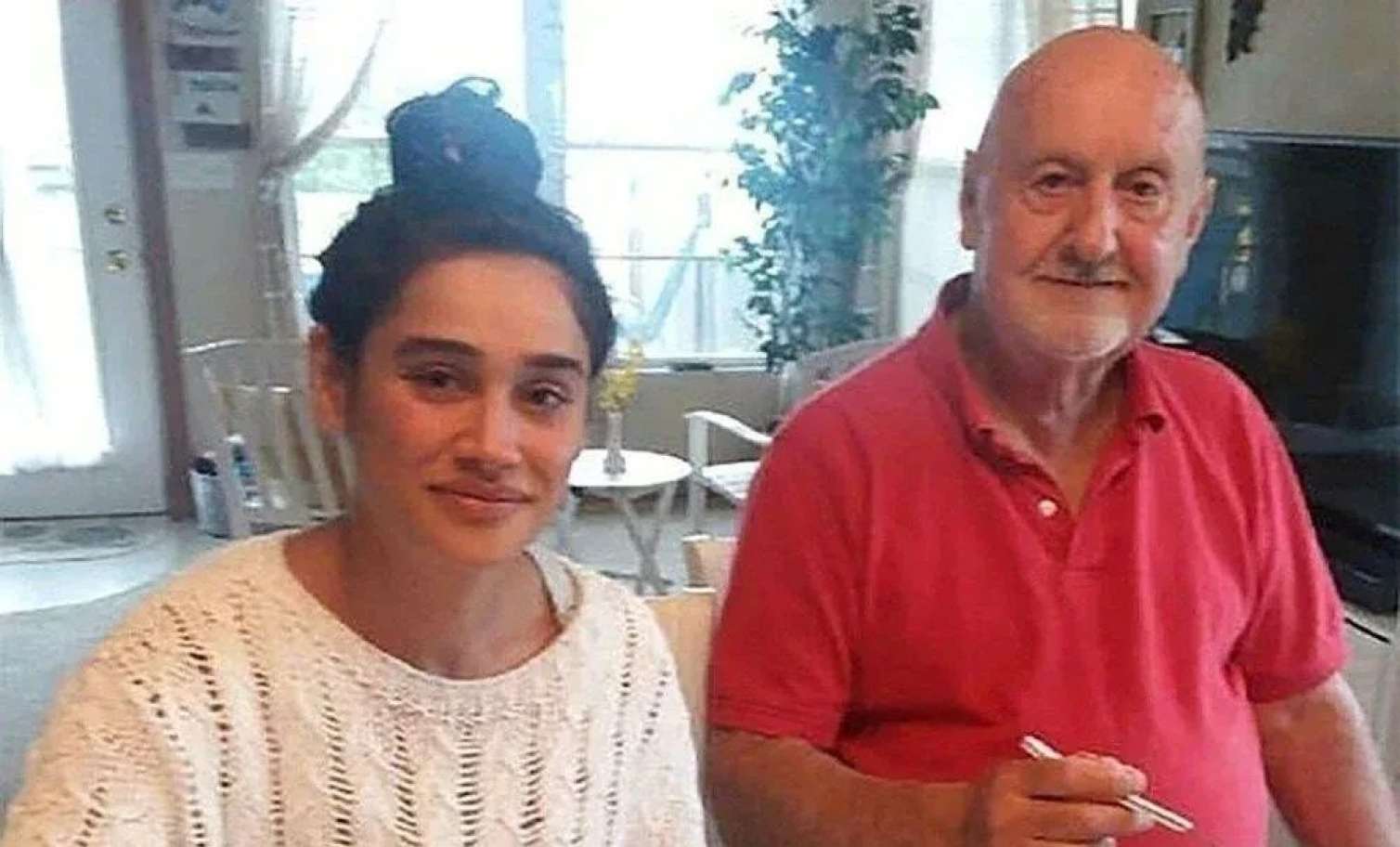 ABŞ-də türk aktrisanın qabırğalarını sındırdılar 