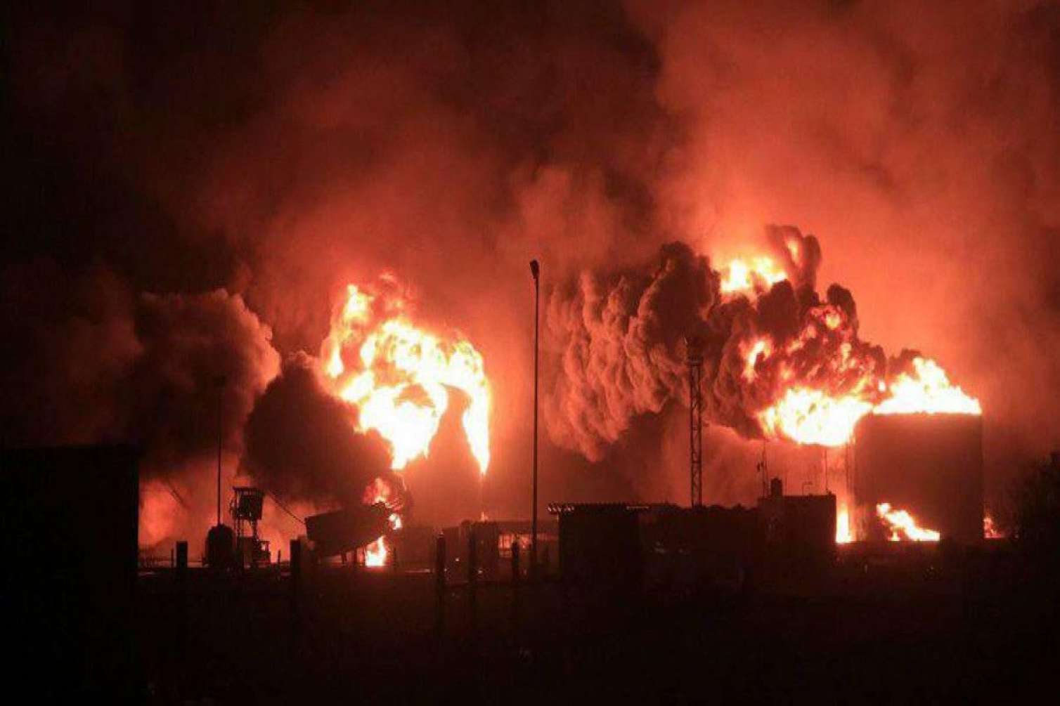 Yəməndə sement zavodu bombalandı: 21 nəfər xəsarət aldı 