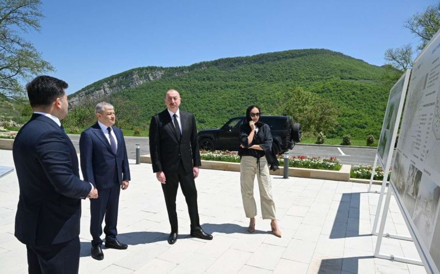 Prezident və xanımı Daşaltıda məscidin açılışında iştirak etdi - YENİLƏNİB