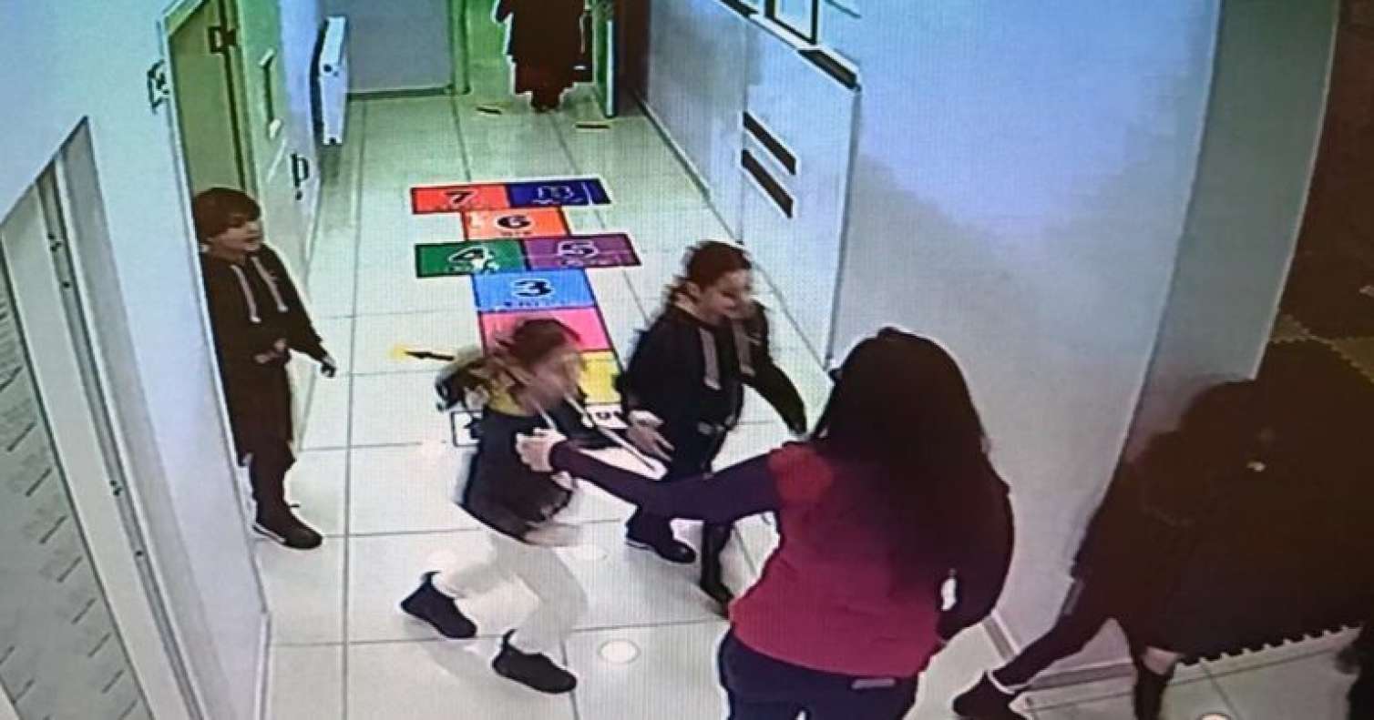 Şagirdlər minalanmış məktəbdən təxliyə olundu 