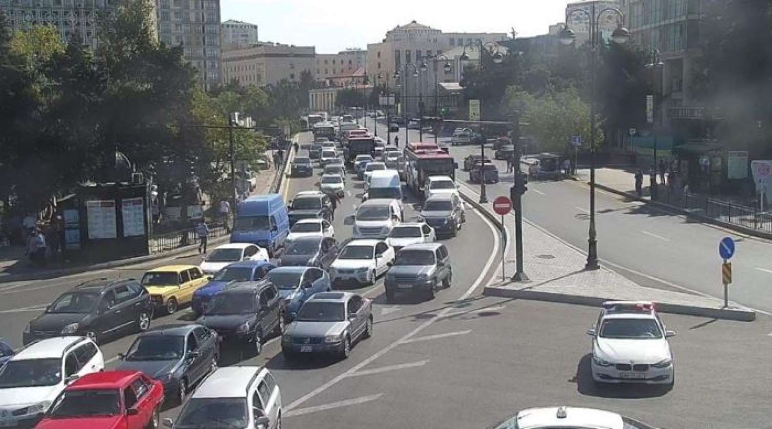 Bakıda bu yollarda sıxlıq var - SİYAHI 