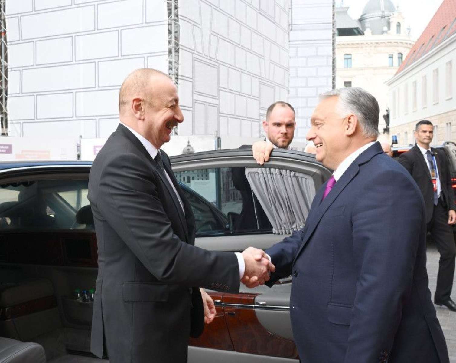 İlham Əliyevin Orban ilə məhdud tərkibdə görüşü oldu - FOTO