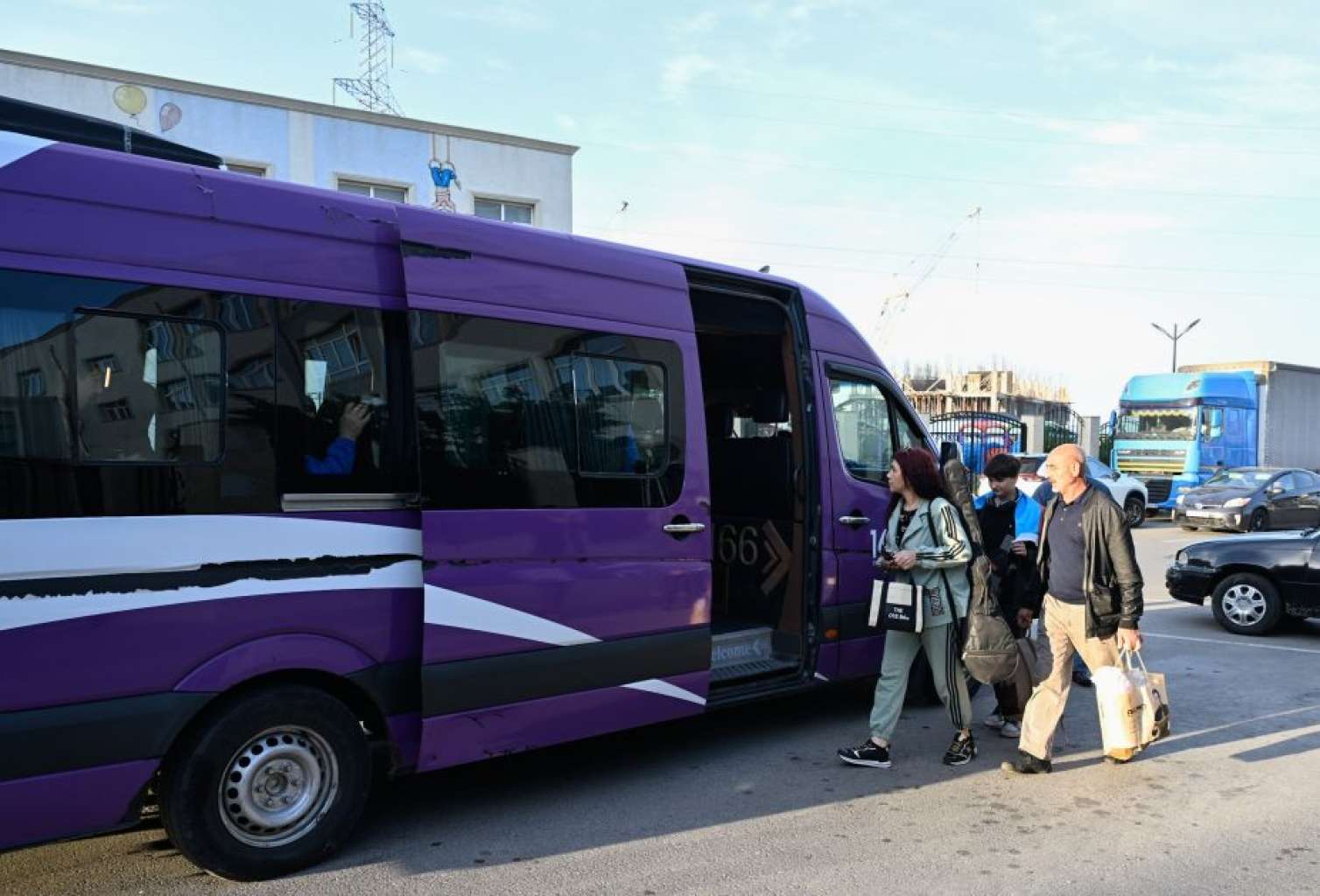 Doğma yurdlarına qayıdırlar -  FOTO