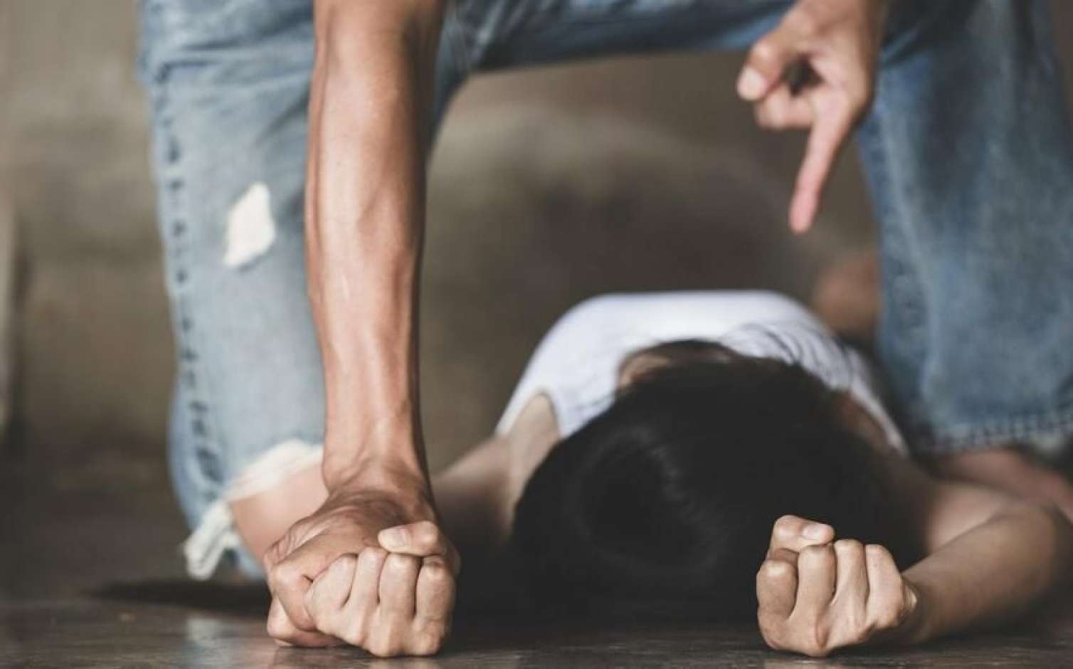 Bakıda kişi xəyanətə görə arvadını kəllə ilə vurdu –  TƏFƏRRÜAT