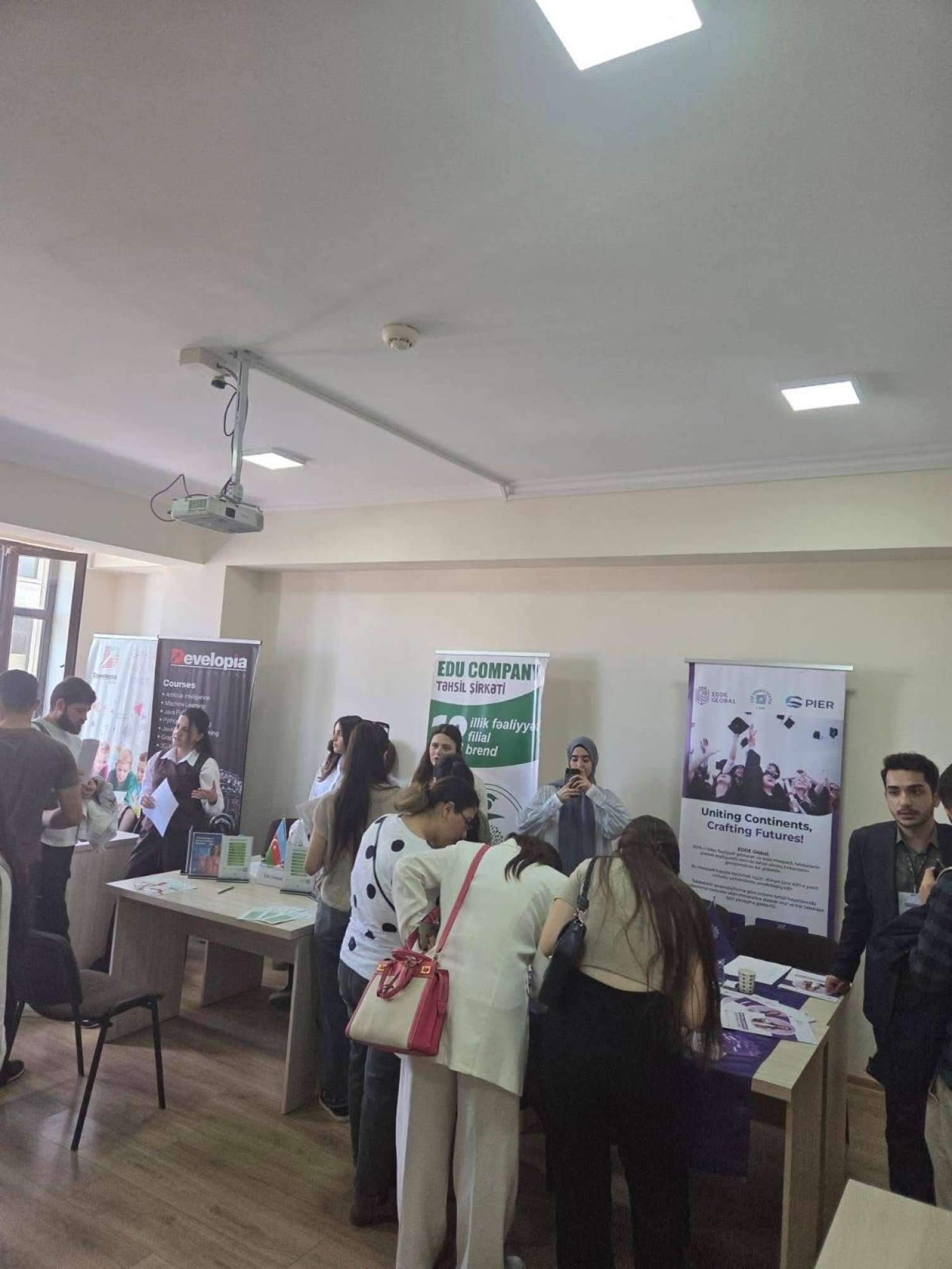 Əmək Bazarı ilə Körpü: BakuPost əmək yarmarkasında iştirak etdi - FOTO