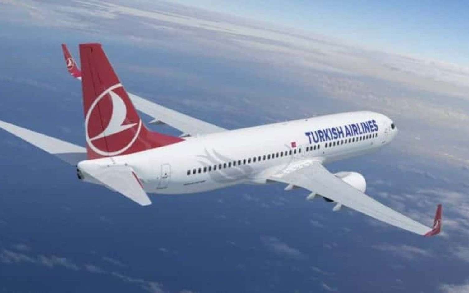 İstanbuldan uçan təyyarə Bakıda təcili eniş etdi 