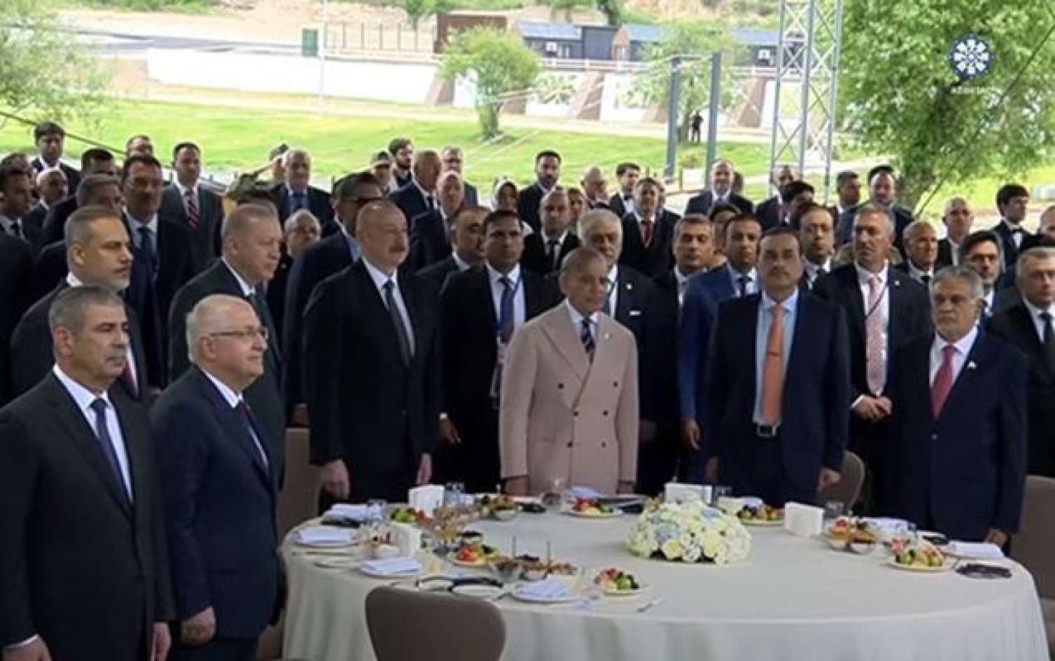 Liderlər bayramı Həkəri sahilində qeyd edir - Canlı 