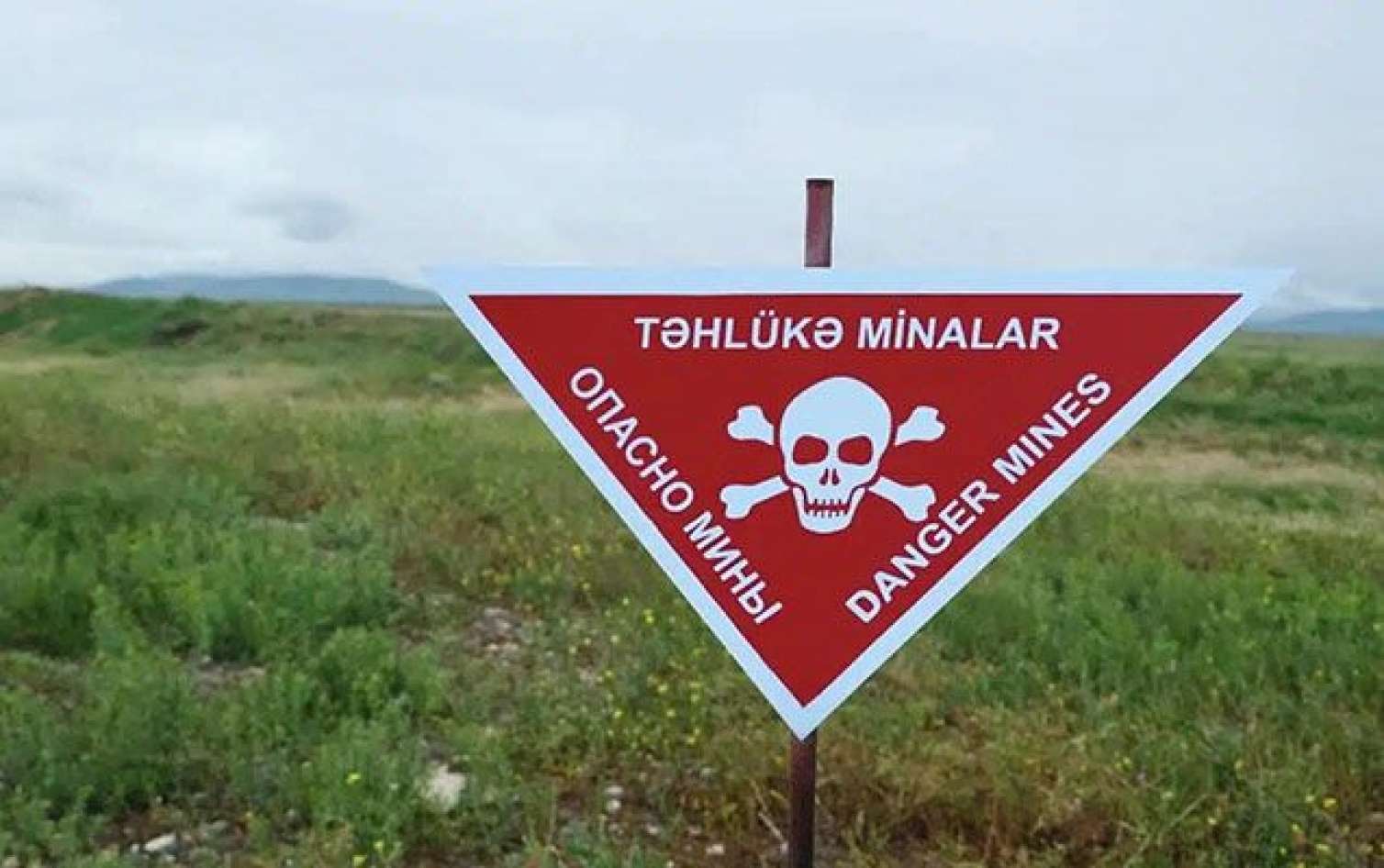 Hərbçimiz minaya düşdü 