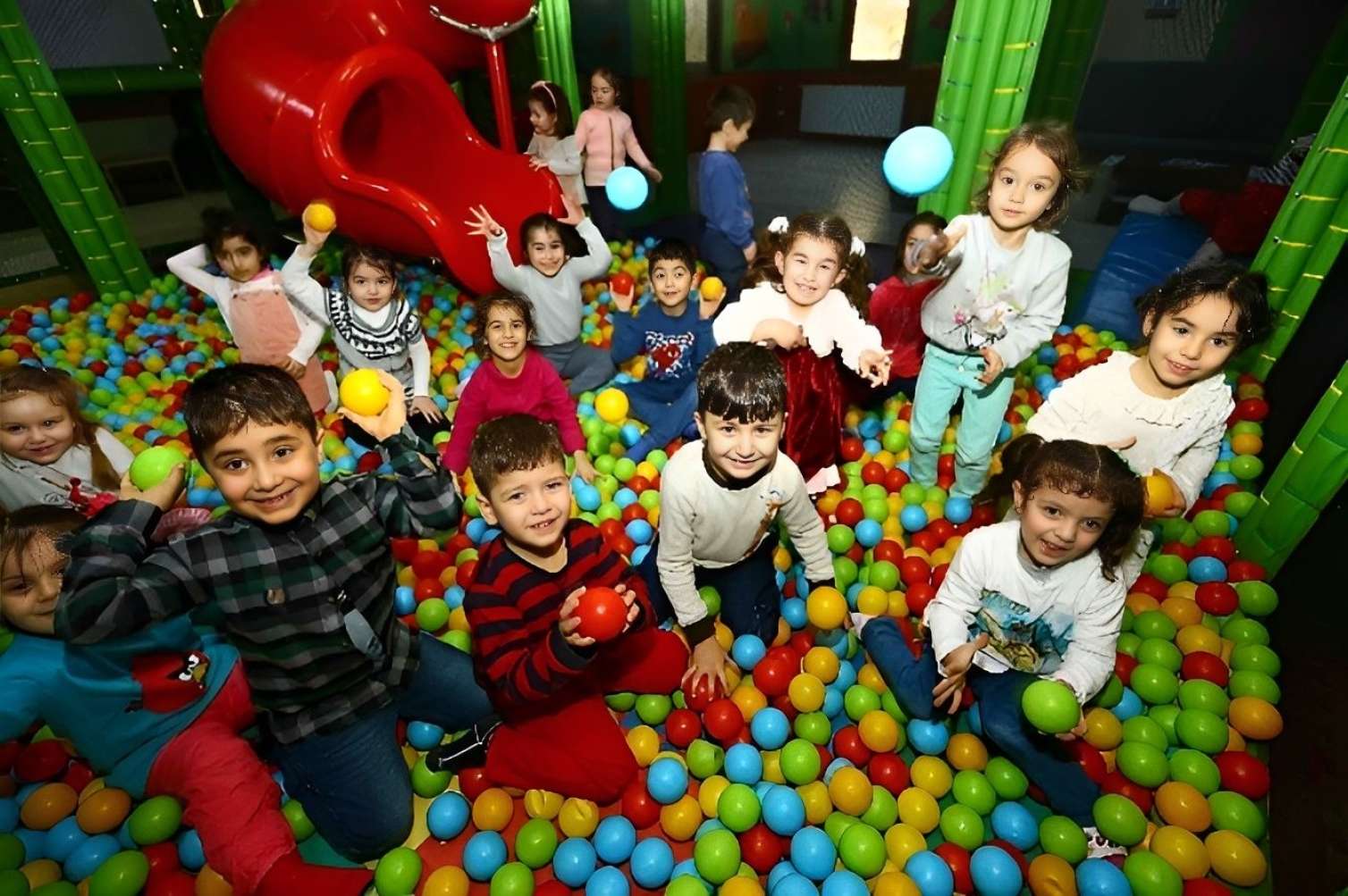 Paytaxtda 1 iyun izdihamı: Uşaqları necə qoruyaq? - XƏBƏRDARLIQ 