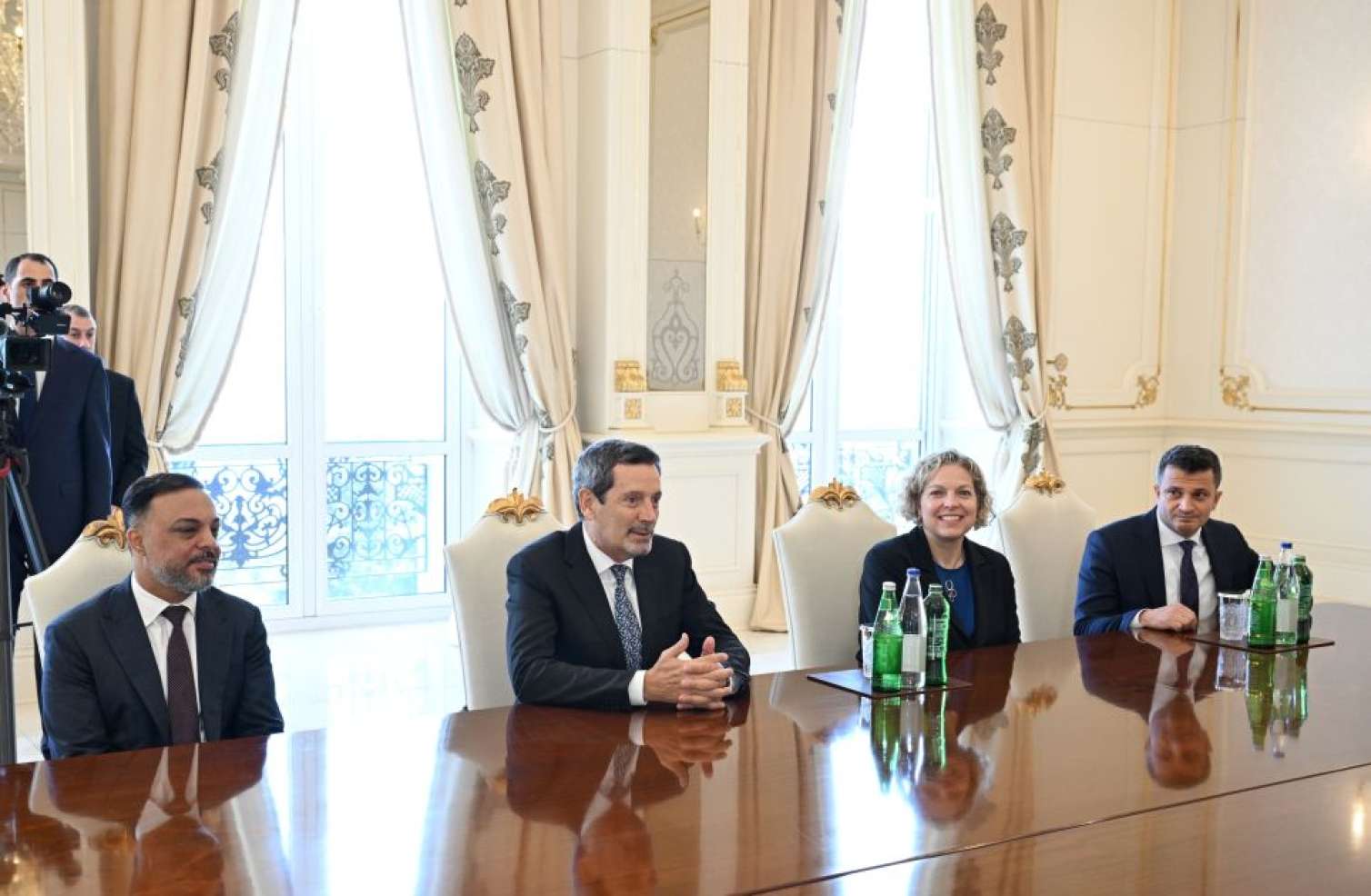 Prezident Olivye Le Peşi qəbul etdi 