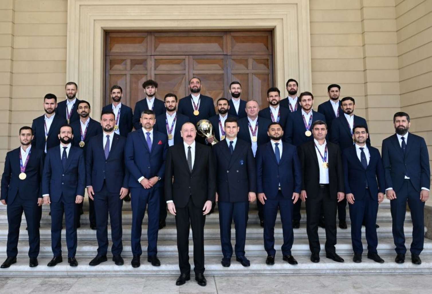 İlham Əliyev dünya çempionlarını qəbul etdi 
