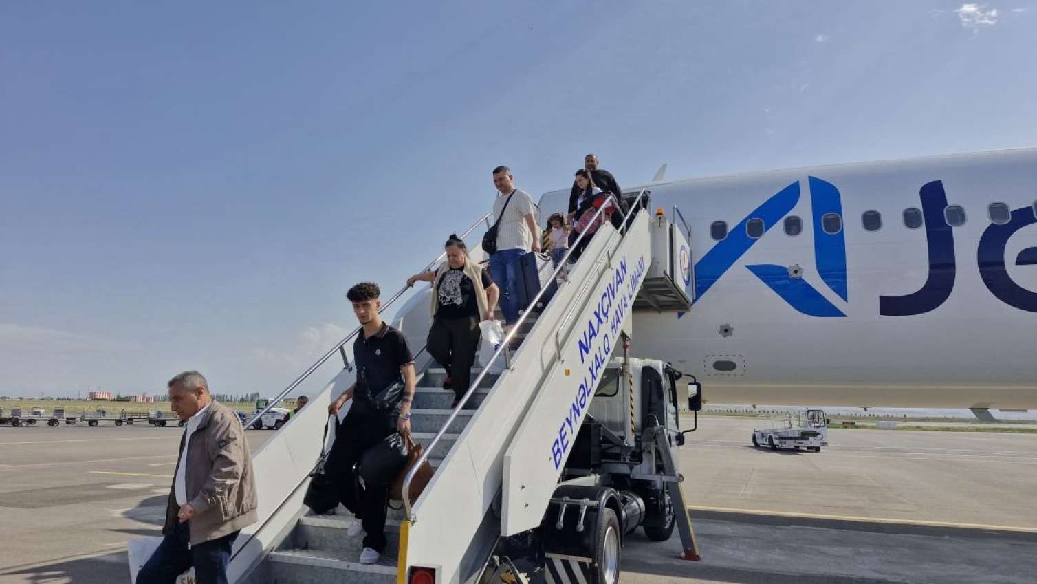 İstanbul - Naxçıvan aviareysi üzrə uçuşlara başlanıldı 