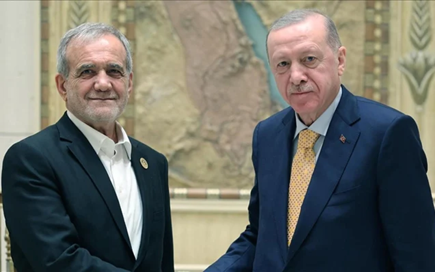 Ərdoğan Pezeşkianla danışdı 