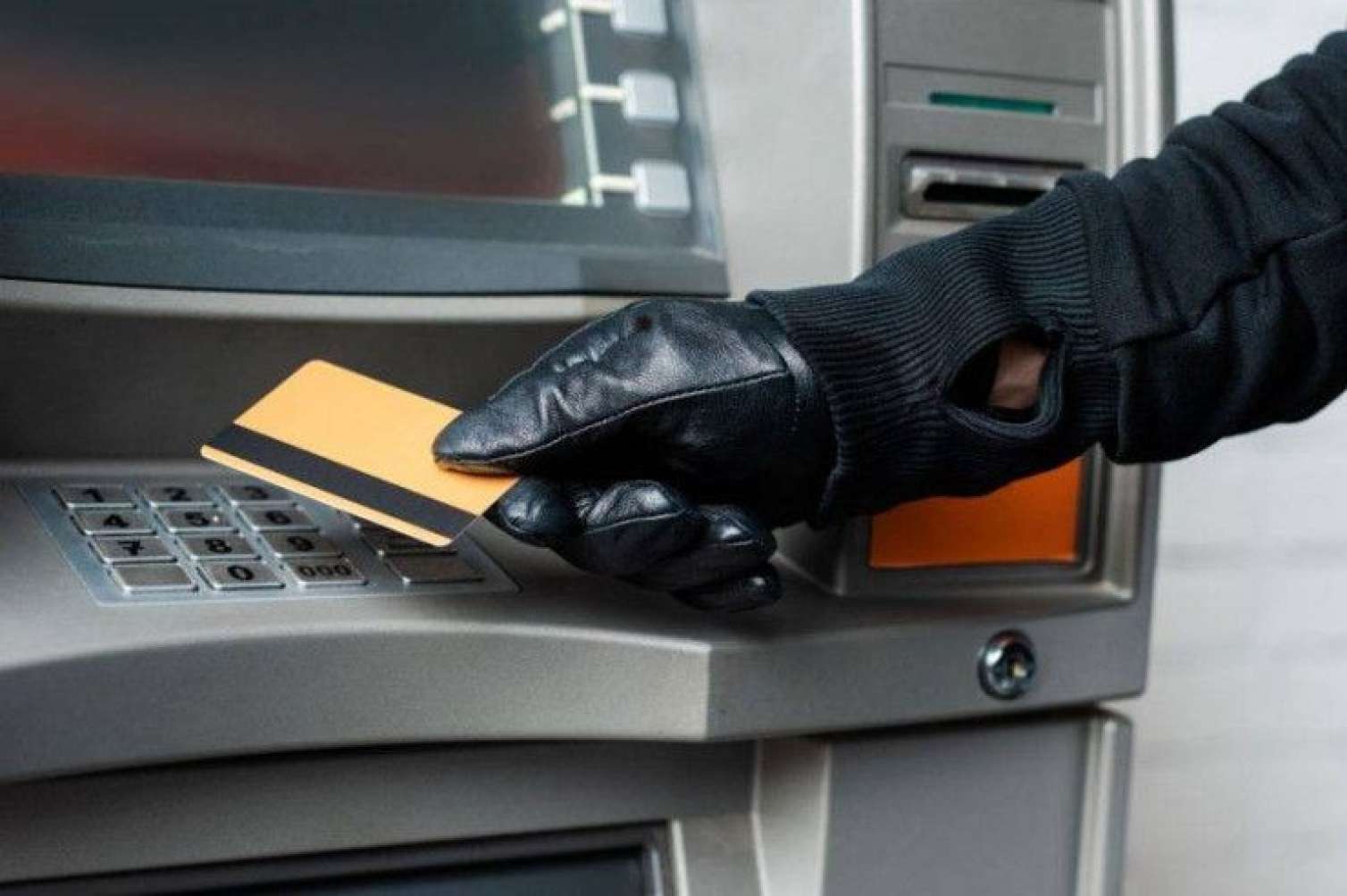 Ötən gün bank kartlarından oğurlanan pulların məbləği açıqlandı 