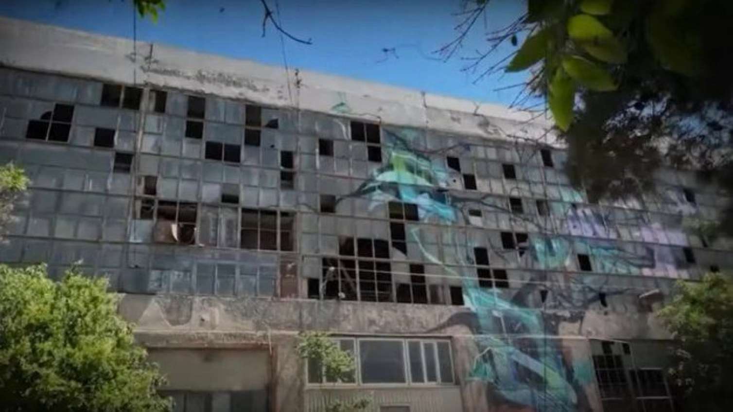 Tərk edilmiş binaya oxşayır, amma altında sirlər yatır – VİDEO 