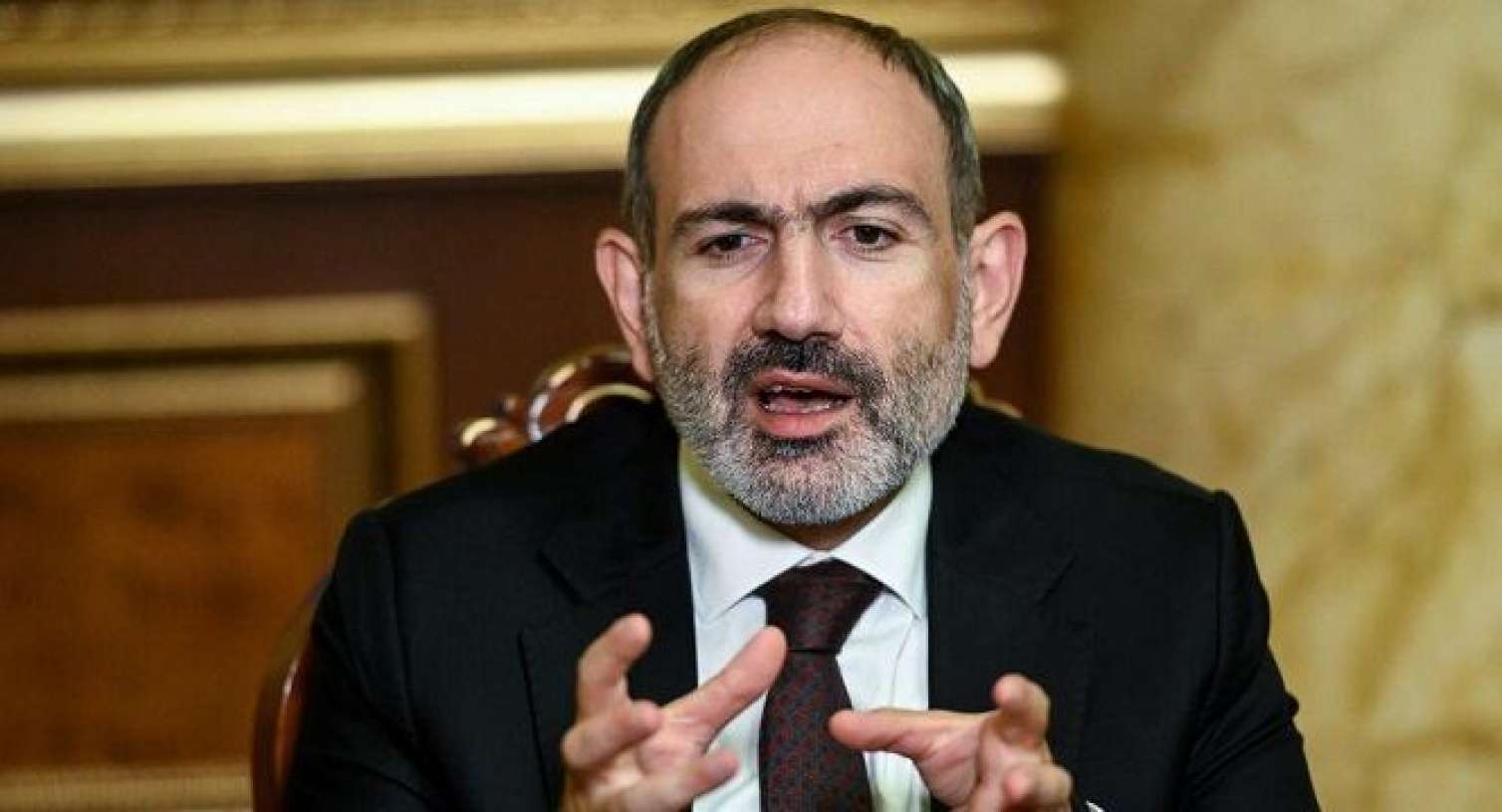 Paşinyan məşhur qəzeti məhkəməyə verir 