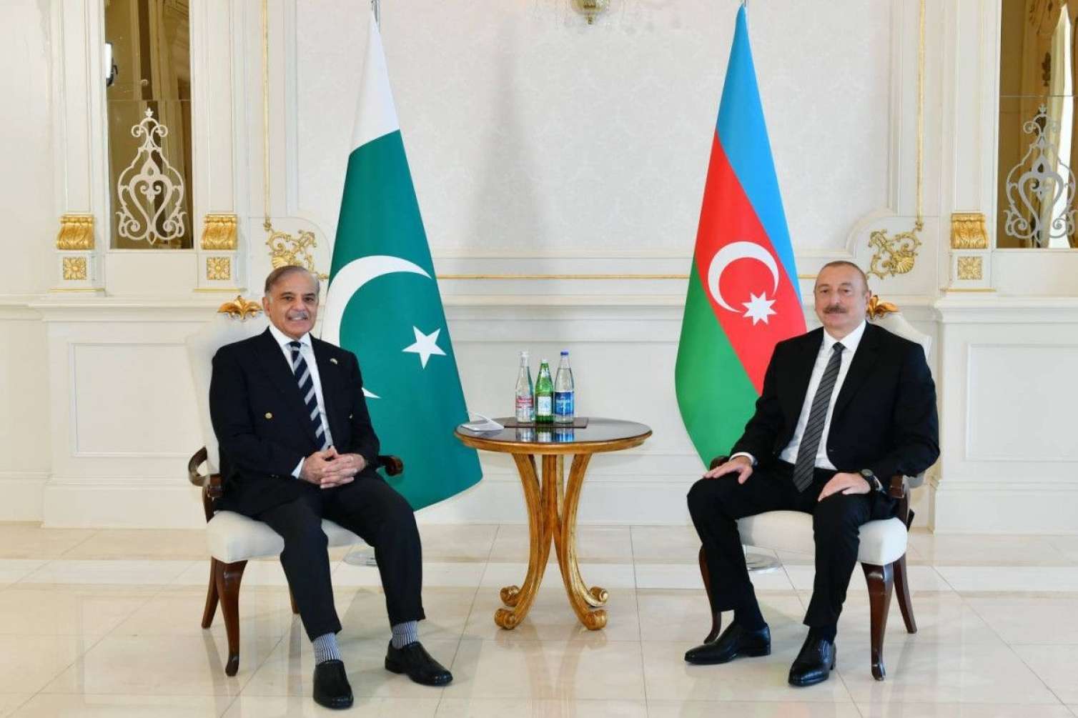 İlham Əliyev ilə Şahbaz Şərif arasında telefon danışığı oldu 
