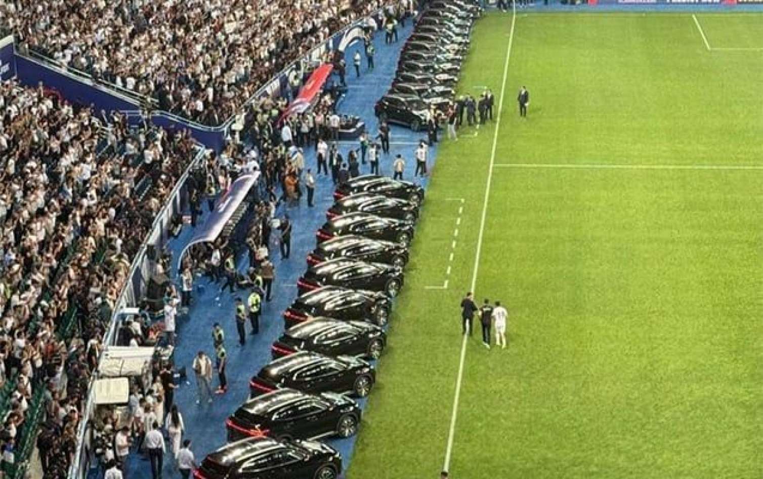 Prezident onlara avtomobil hədiyyə etdi  - FOTO