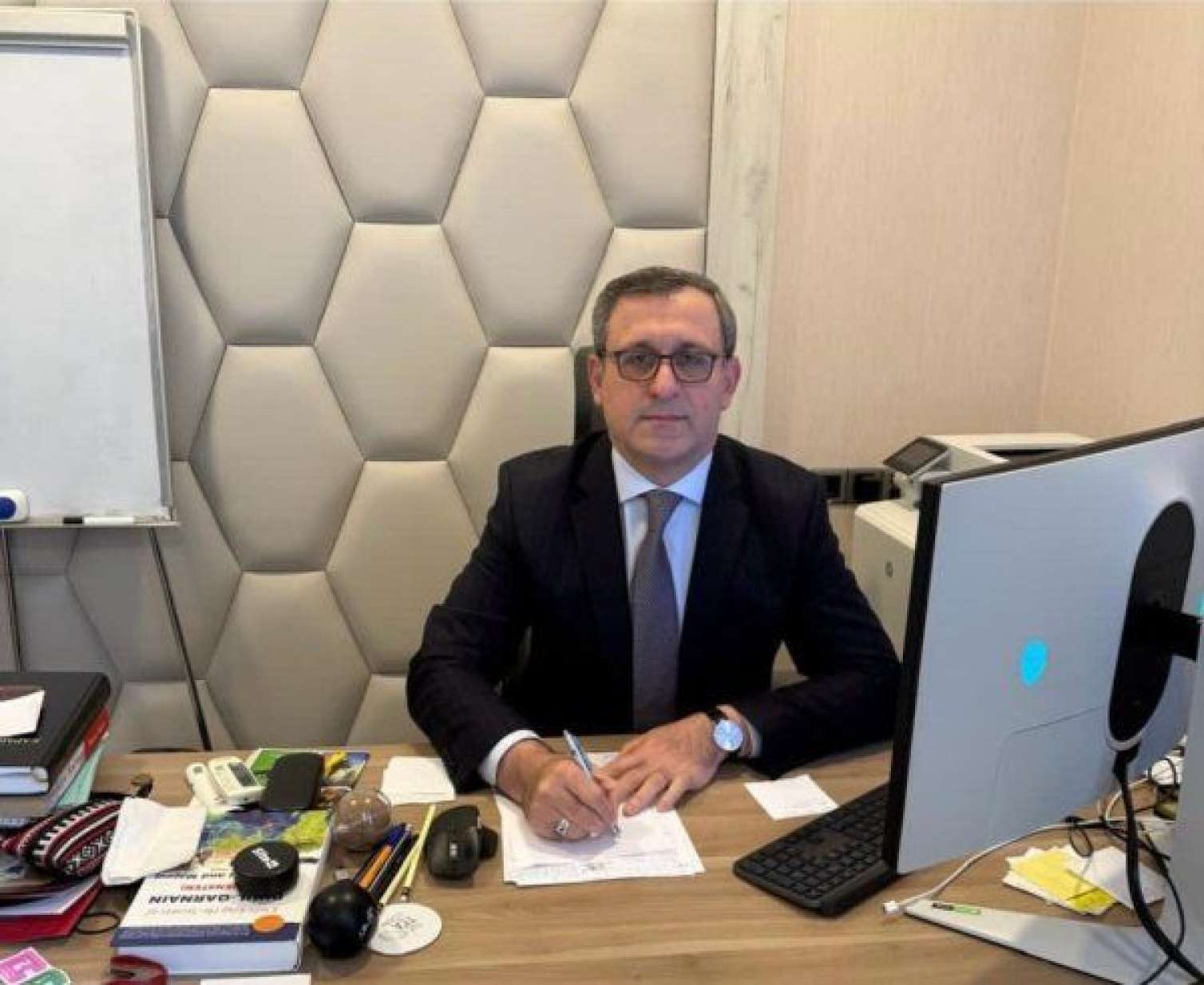 Tahir Kərimli "Vəhdət" sədrliyindən getdi -  Yeni sədr kimdir?