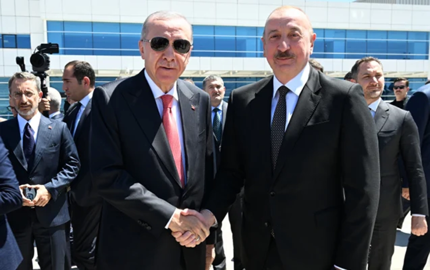 Ərdoğan Əliyevi belə qarşıladı - FOTO