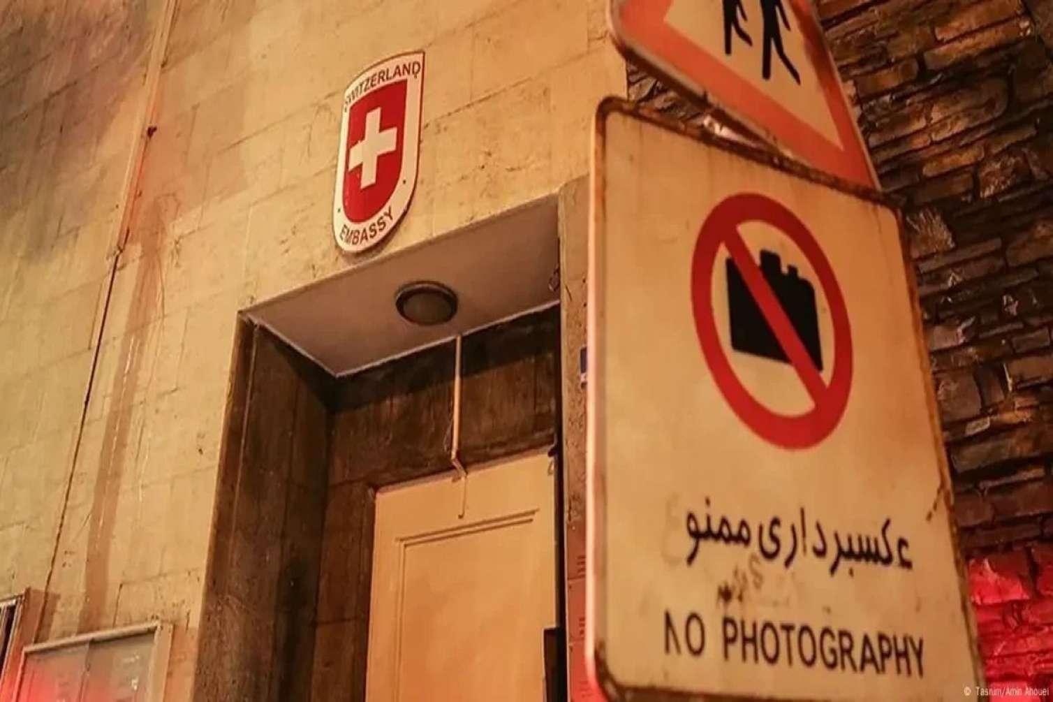 İsveçrə səfiri Tehranı tərk edib, Azərbaycana gəldi 