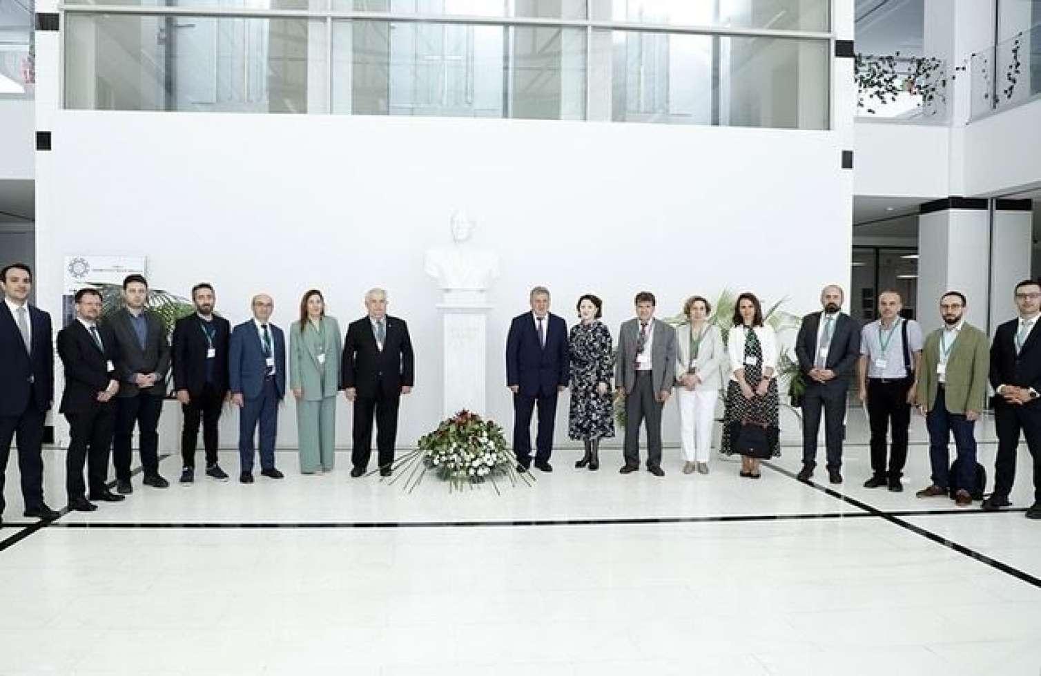 Beynəlxalq Simpozium keçirildi: Azərbaycan və Türkiyə dünya siyasətində... 