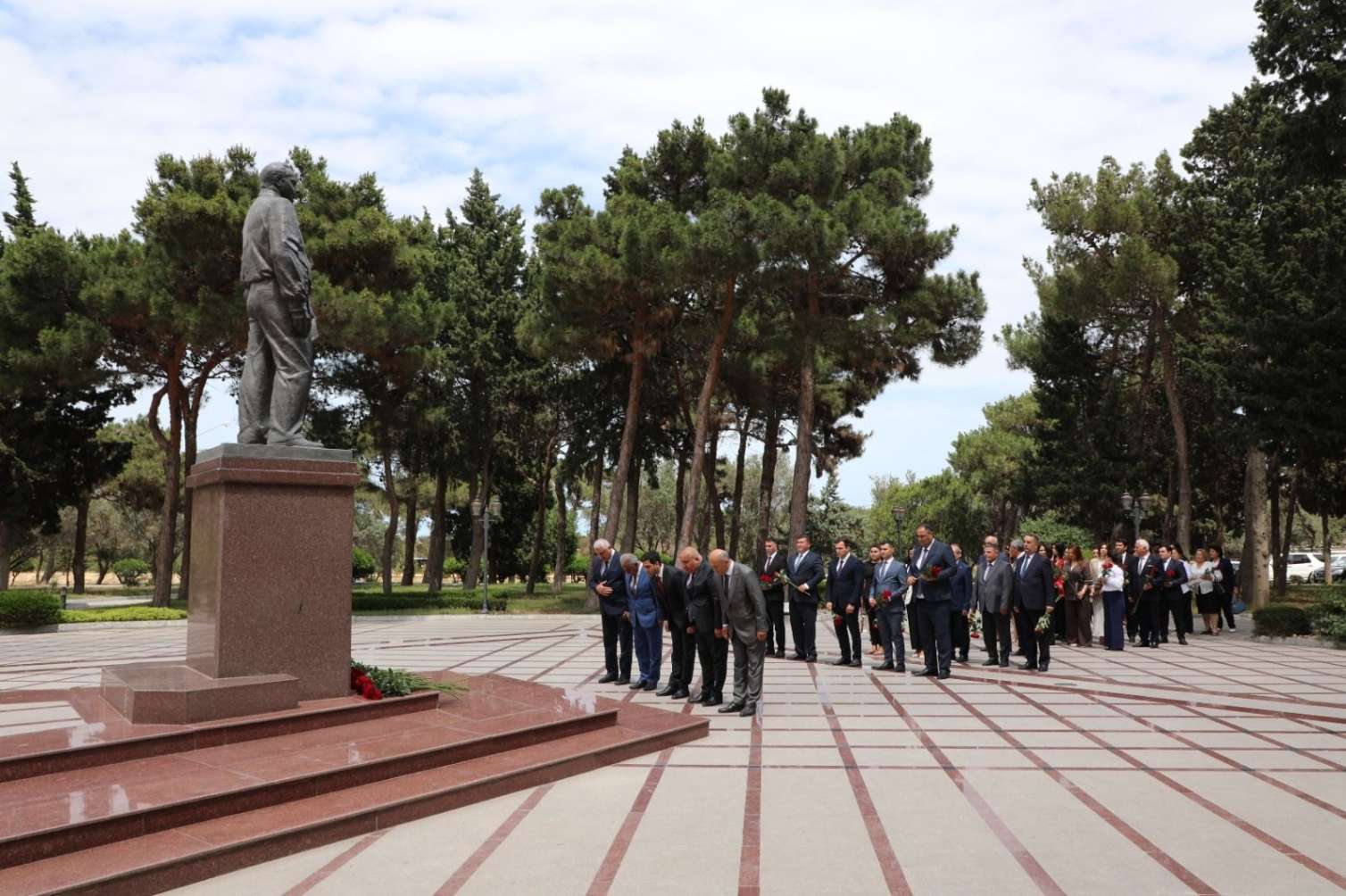 Suraxanıda Dövlət Qulluqçularının Peşə Bayramı qeyd edildi 