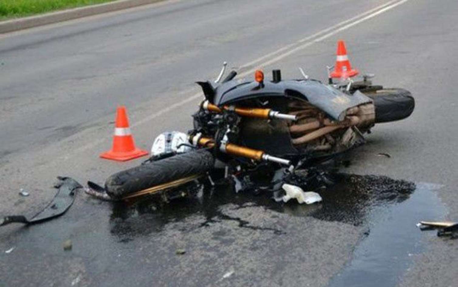 “07” ilə toqquşan motosikletçi öldü 