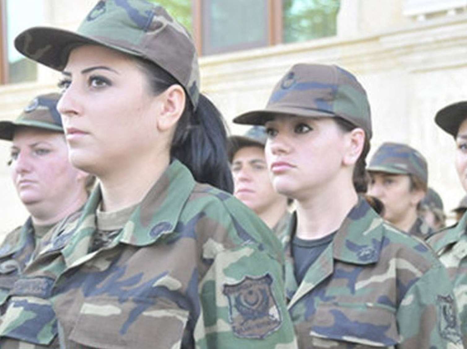  Azərbaycan Ordusunda xidmət edən qadınların SAYI 