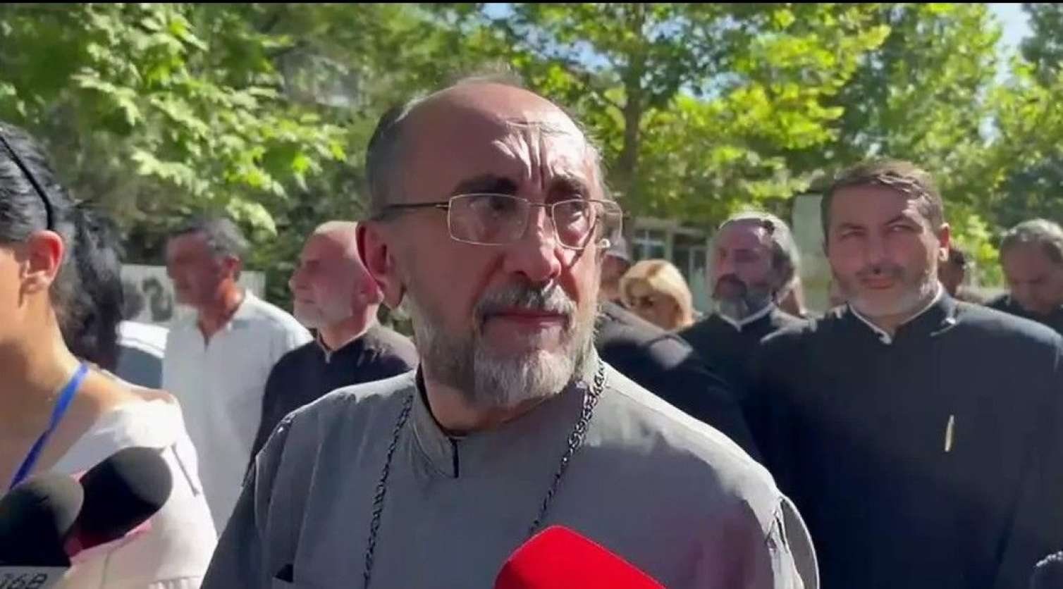 Ermənistanda arxiyepiskop həbs edildi 