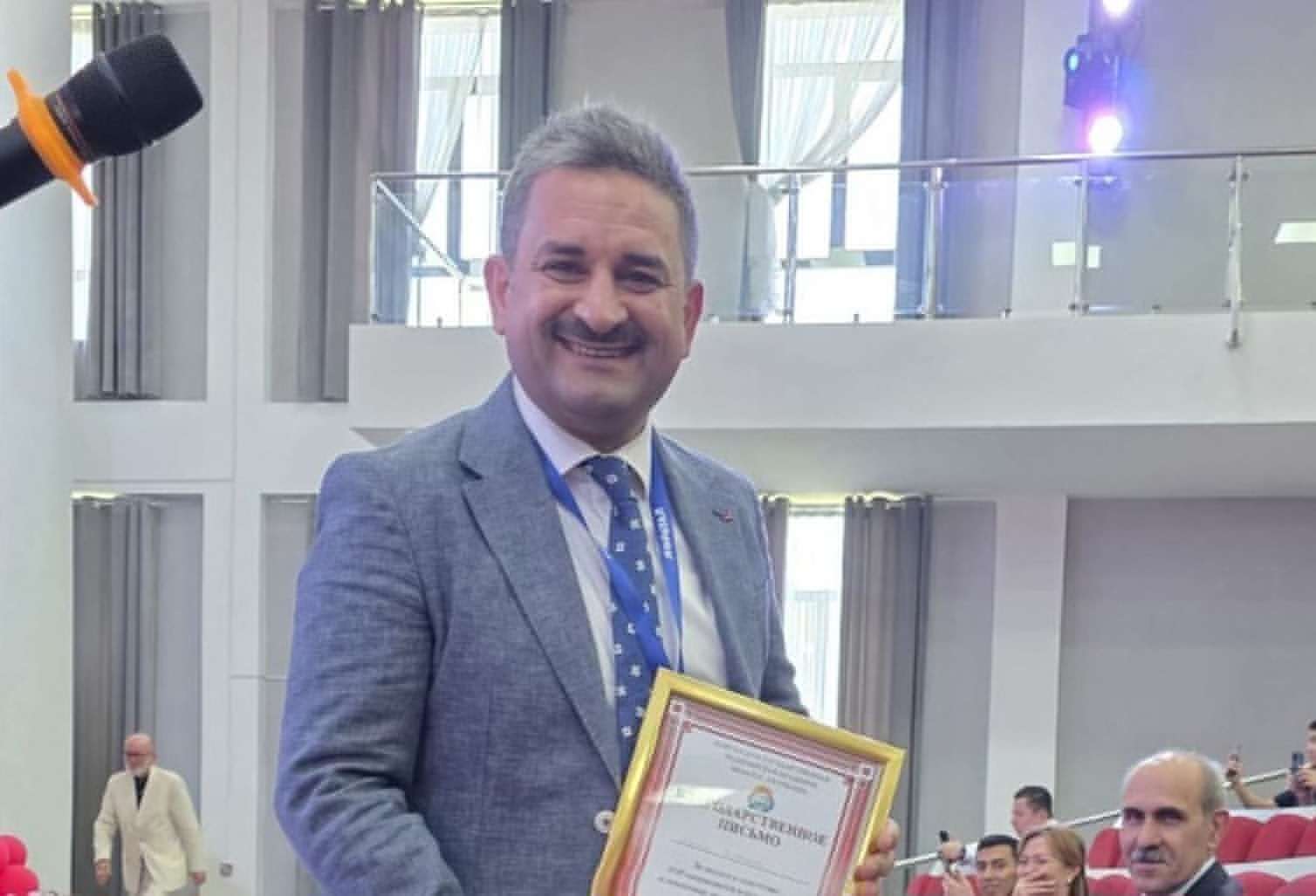 Məşhur LOR həkim beynəlxalq birliyin vitse-prezidenti seçildi - FOTO 