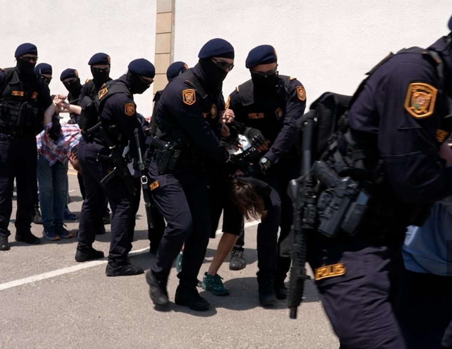 Bakıda ruslardan ibarət iki cinayətkar dəstə SAXLANILDI - FOTO/VİDEO