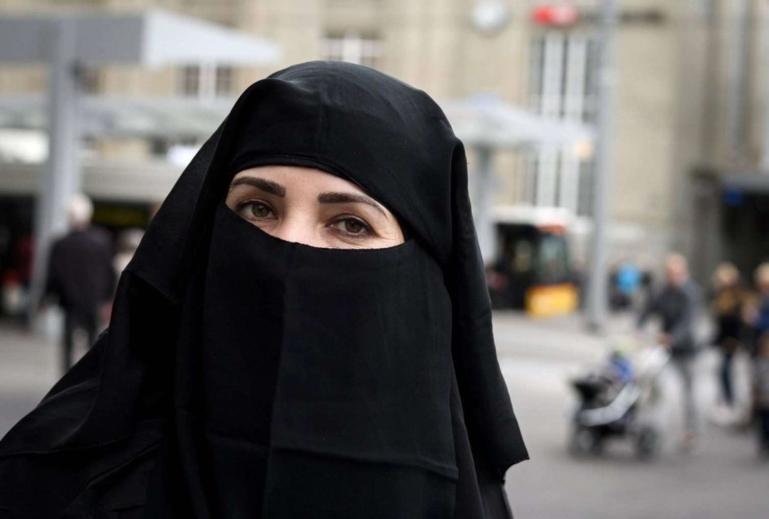 Azərbaycanda niqab qadağası gündəmə gəlir? - Açıqlama 