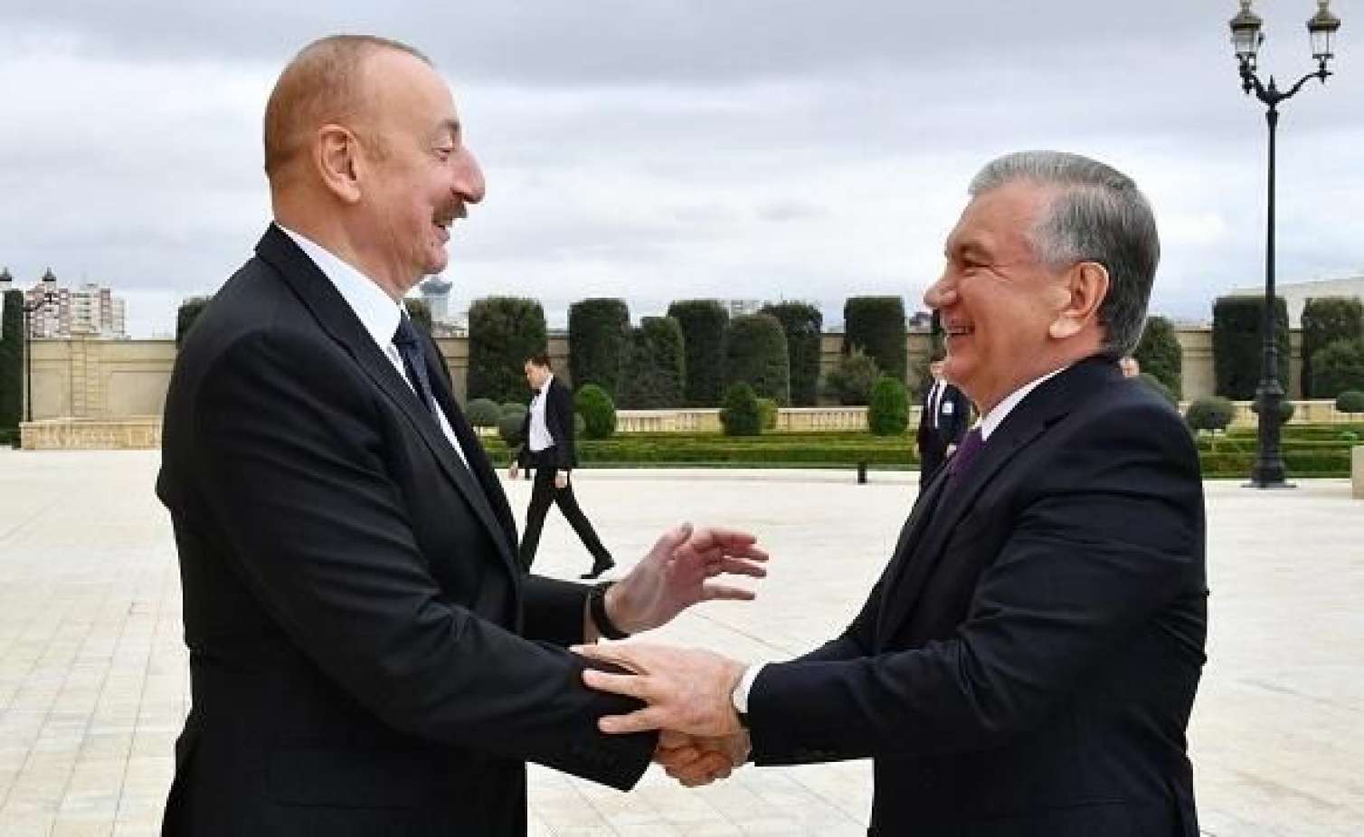 Prezident özbək həmkarı ilə görüşdən paylaşım etdi - Video 