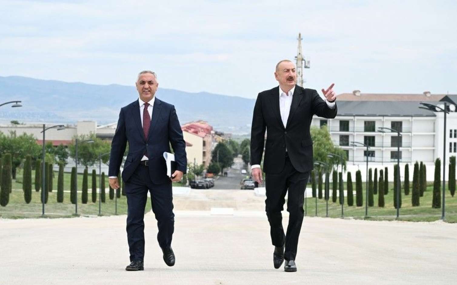 İlham Əliyev Xankəndidə Zəfər parkında görülən işlər ilə tanış olub - FOTO 