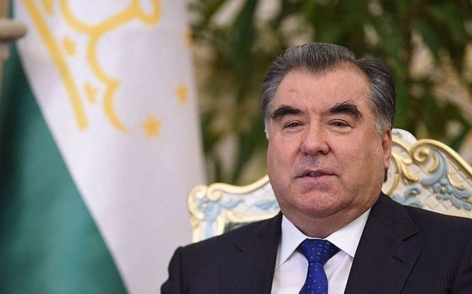 Emoməli Rəhmon Azərbaycana yola düşdü 