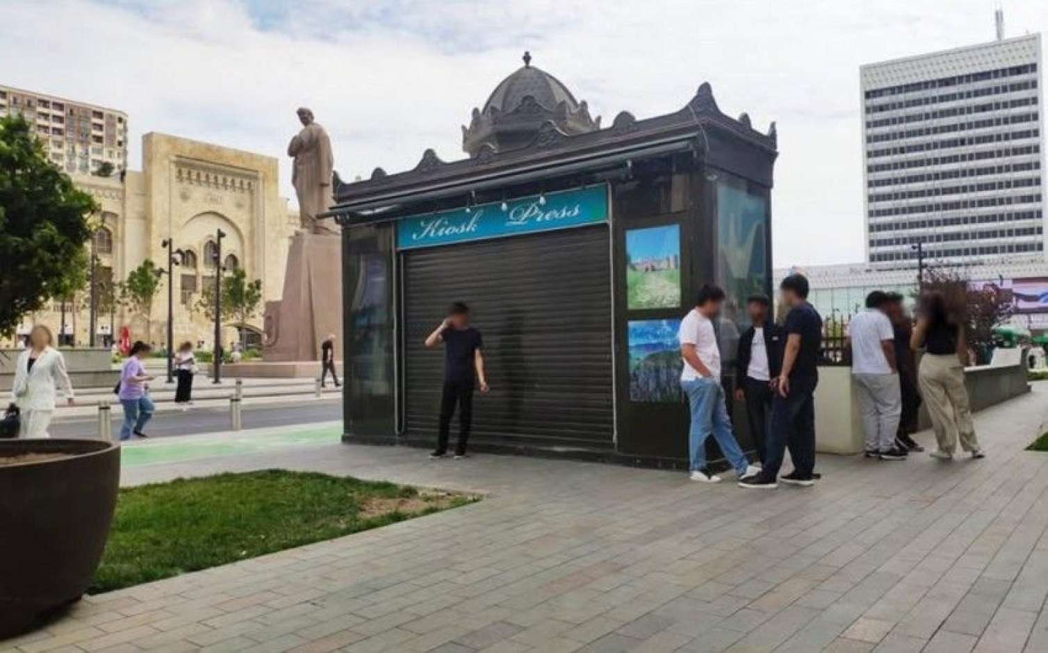 “28 May”ın yaxınlığındakı həmin köşk götürüldü 