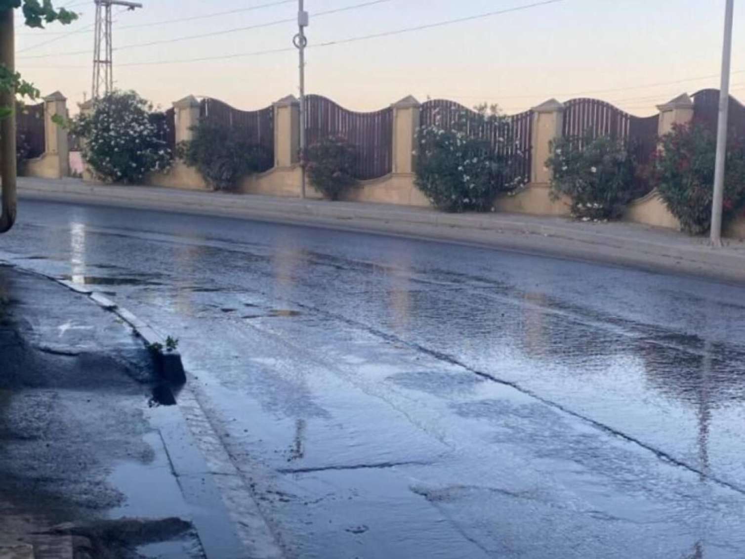 Bakının ortasında kanalizasiya “fəlakəti”- Qurumdan AÇIQLAMA 