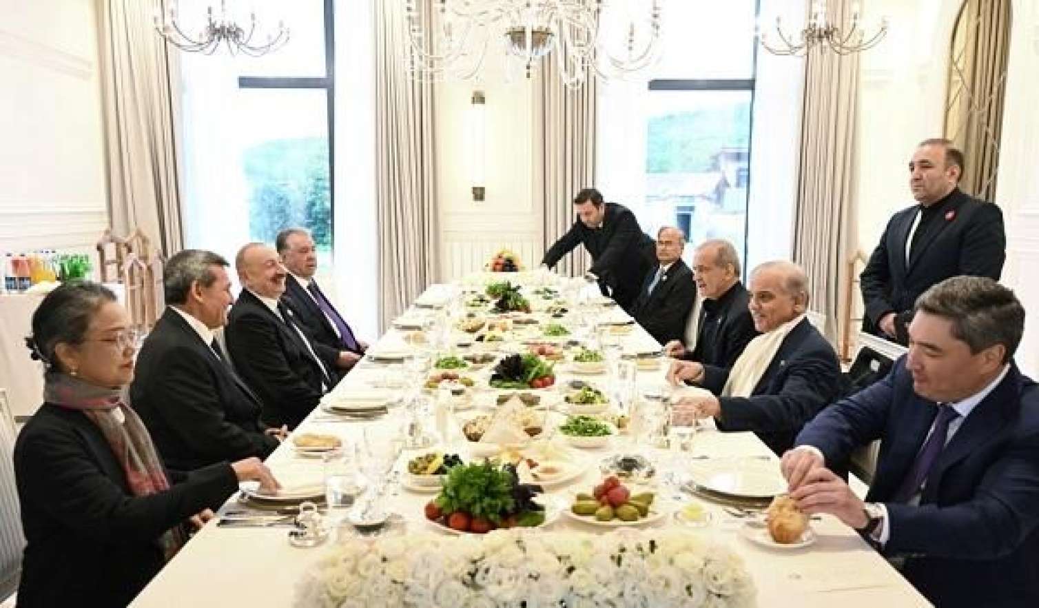 Şuşada İlham Əliyev liderlərin şərəfinə ziyafət verdi 