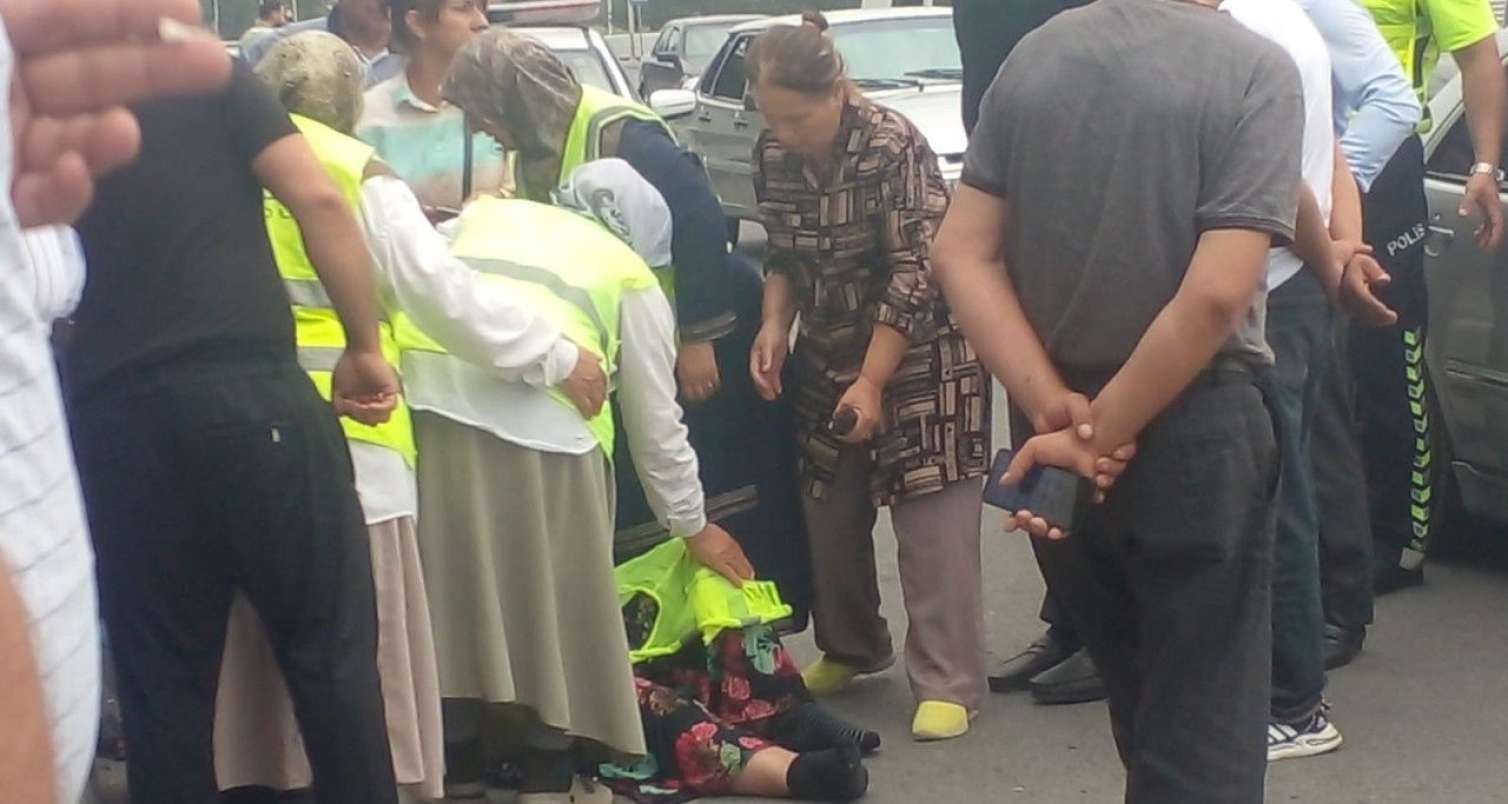 Avtobusun vurduğu təmizlikçi qadın xəstəxanada öldü  