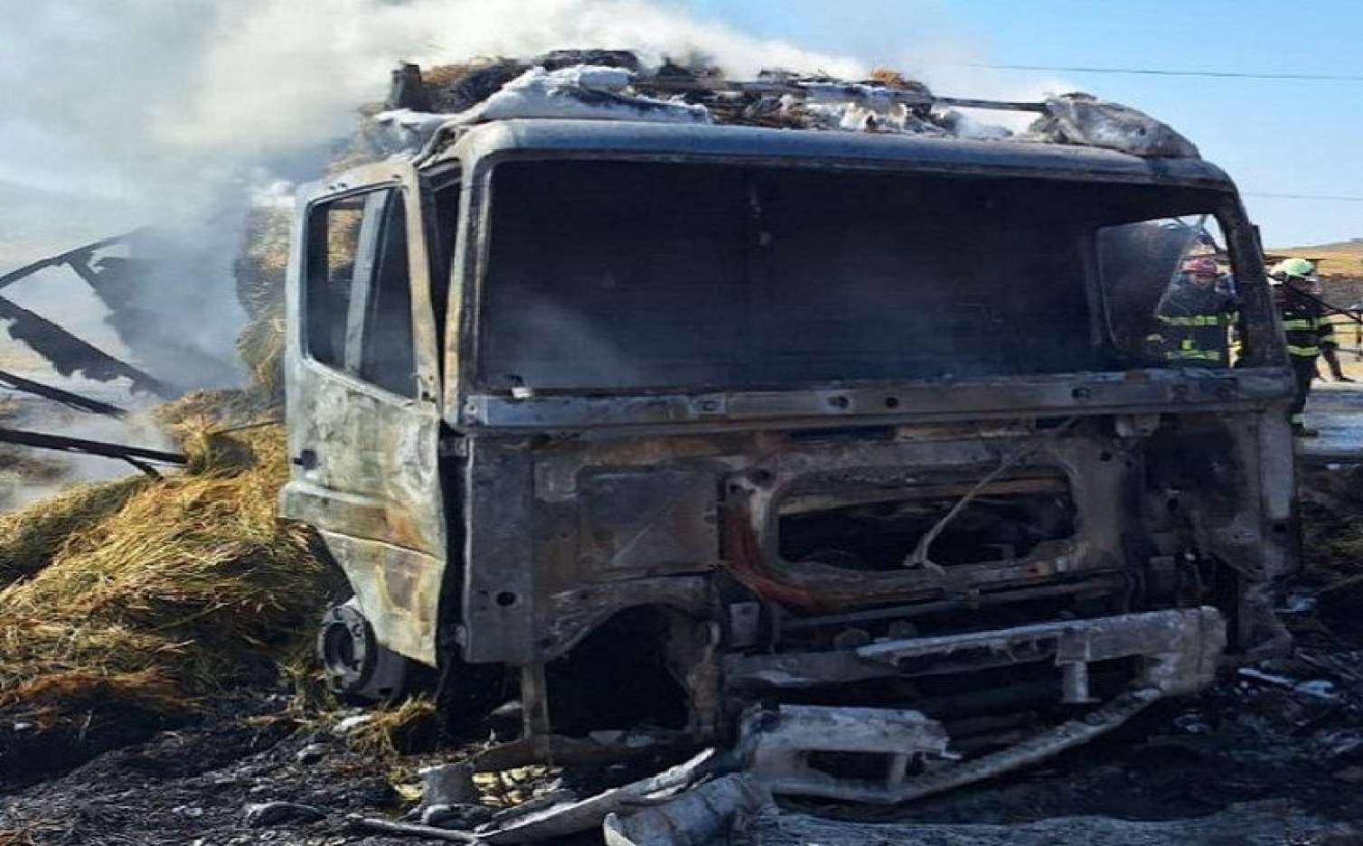 Otla dolu yük maşını yanıb kül oldu - FOTO