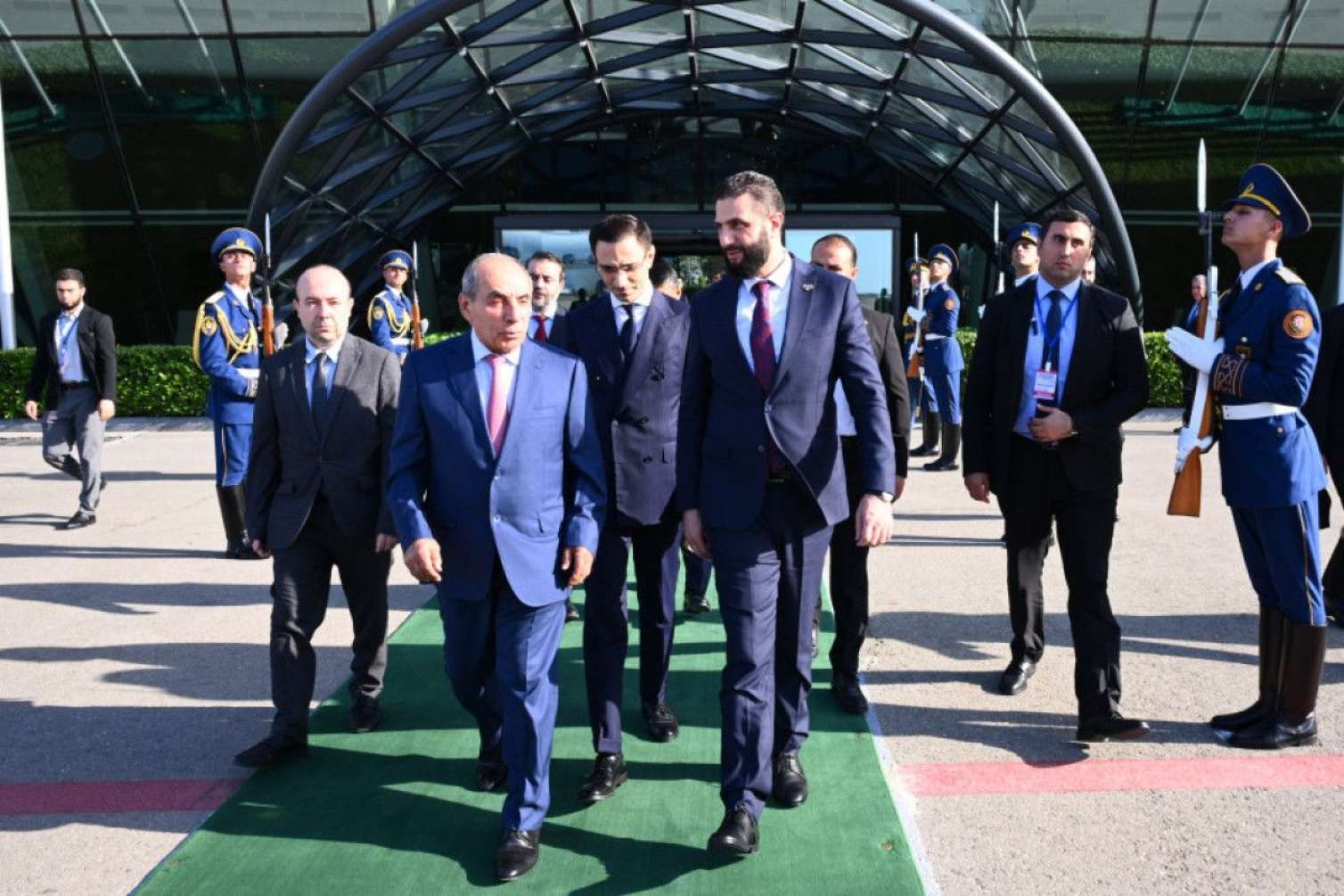 Əhməd Əl Şaraanın Bakı səfəri başa çatdı 