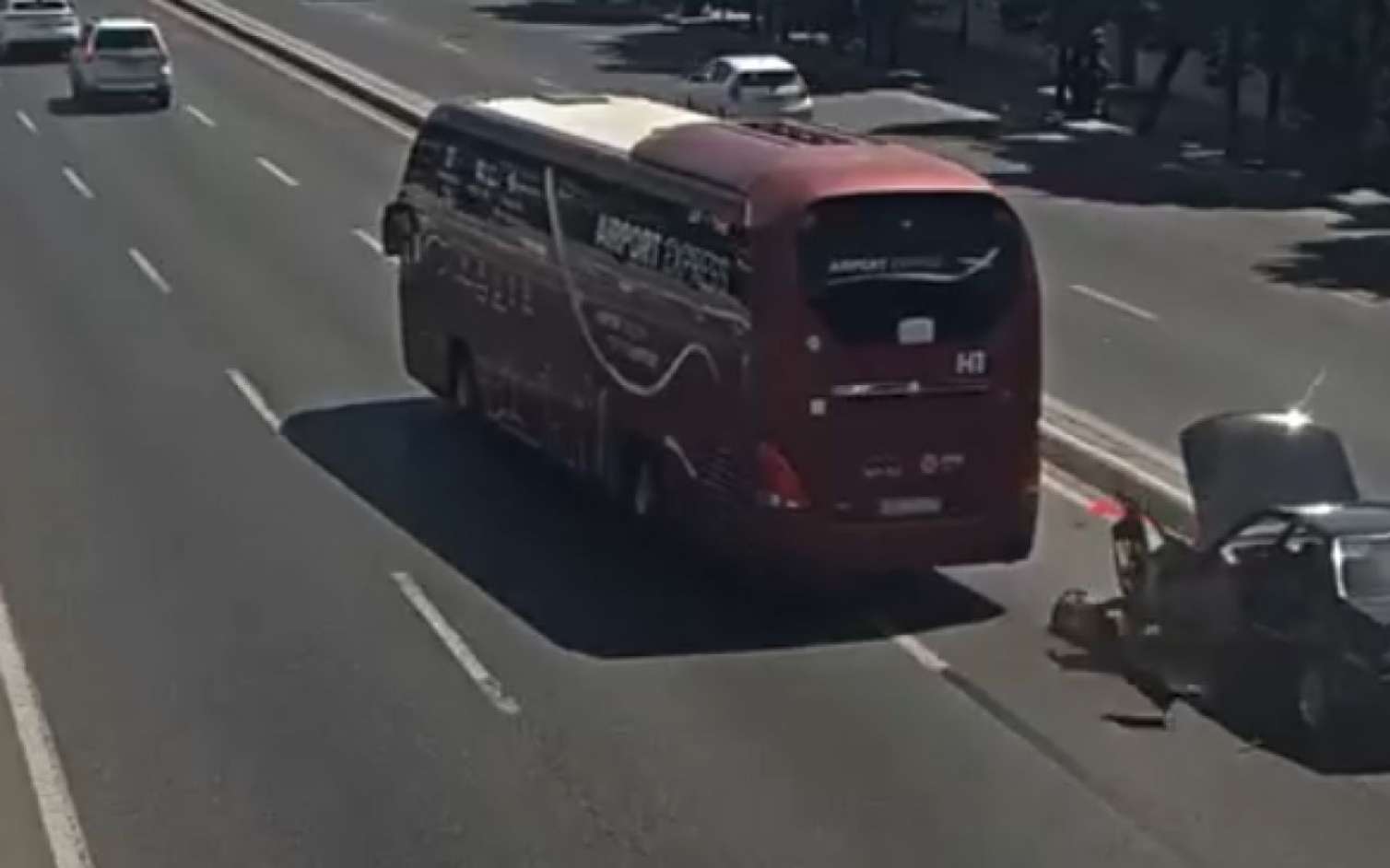 "Bakubus"un  vurduğu sürücü ÖLDÜ - Dəhşətli GÖRÜNTÜLƏR -YENİLƏNİB