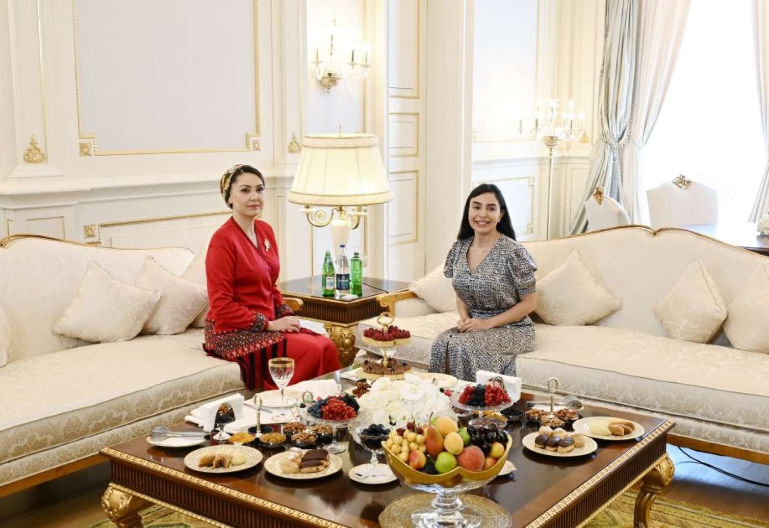 Leyla Əliyeva Atabayeva ilə bir arada  - FOTO