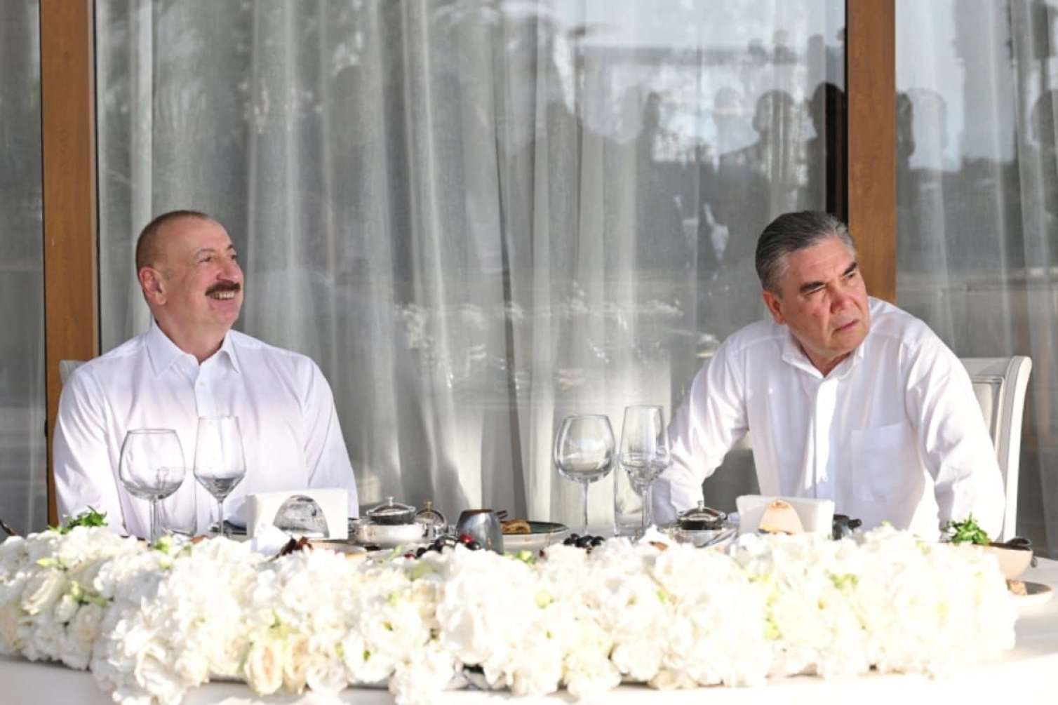 Əliyev və Berdiməhəmmədov birgə nahar etdilər 