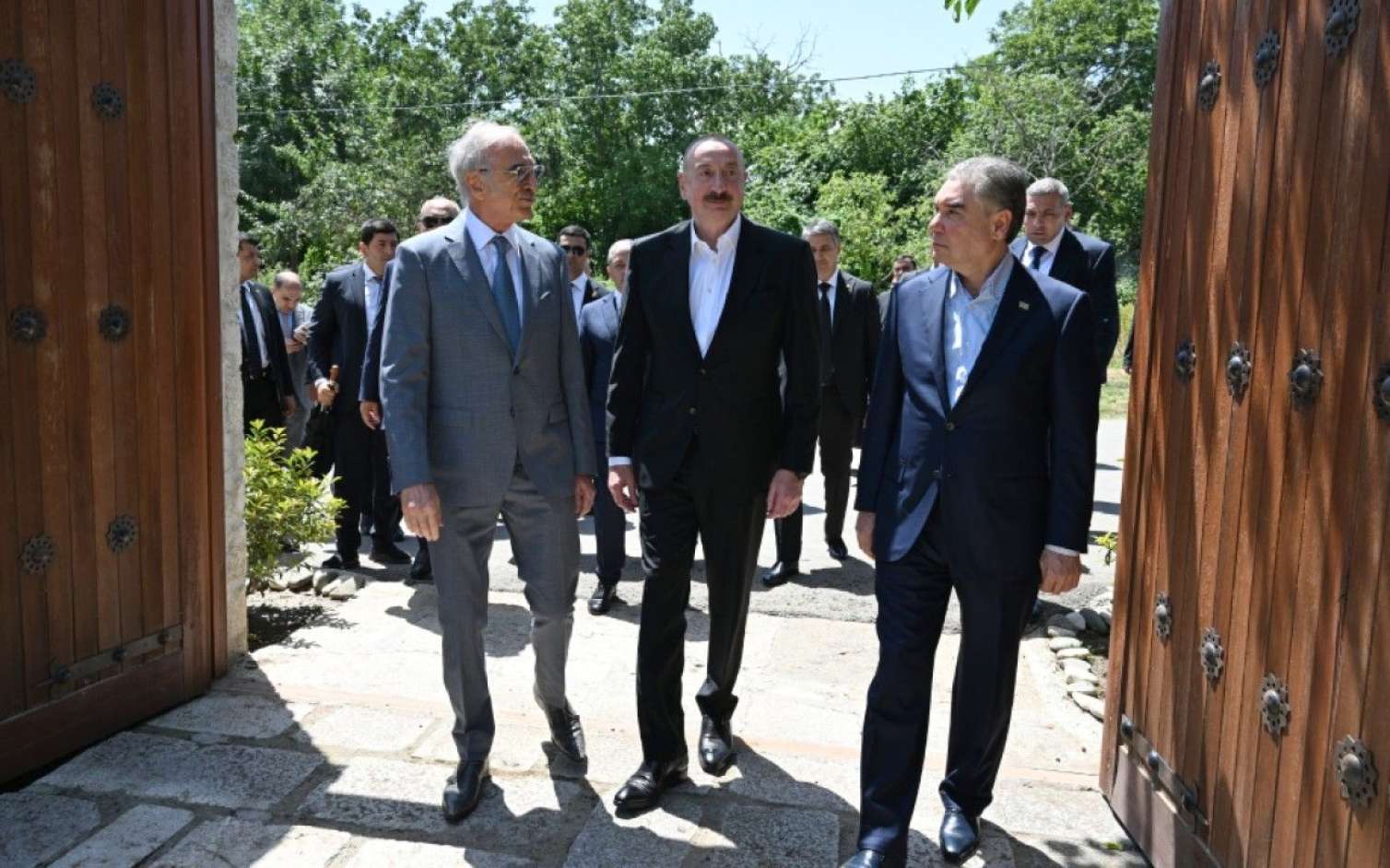 Liderlər Bülbülün ev-muzeyində - FOTO