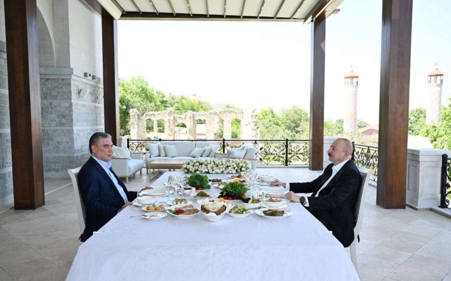 Əliyev və Berdiməhəmmədov Şuşada nahar etdi 