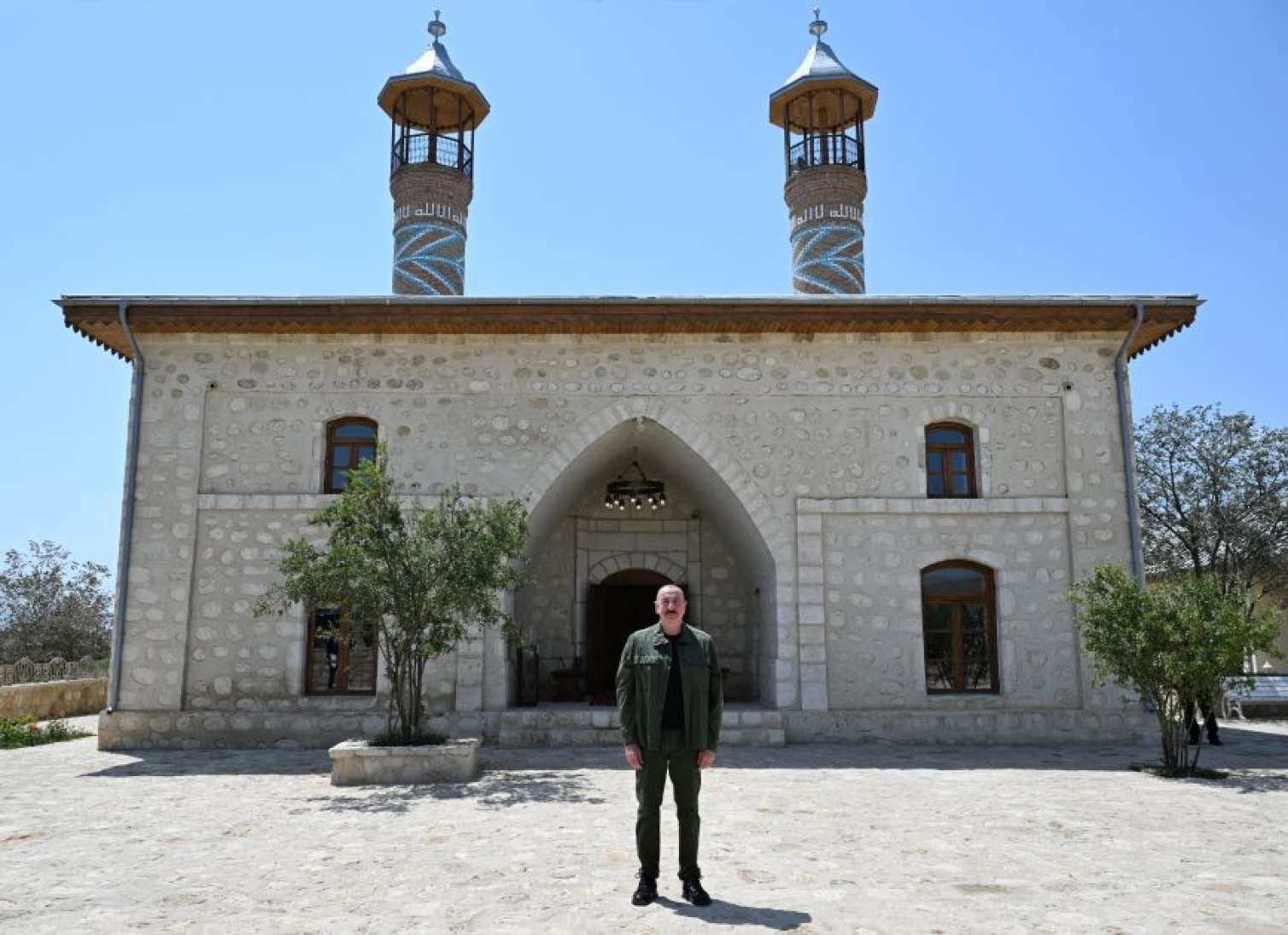Prezident Ağdamda tarixi məscidin açılışını etdi - FOTO