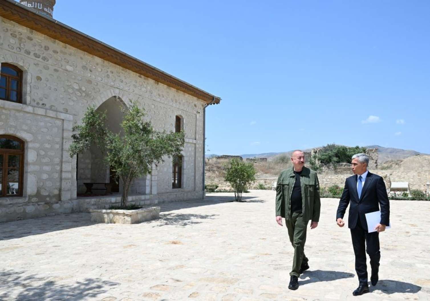 Prezident Ağdamda tarixi məscidin açılışını etdi - FOTO