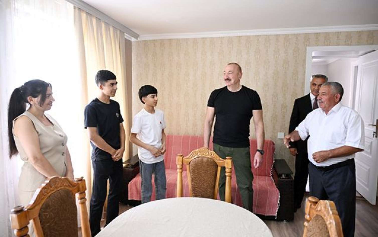 Prezident Xocalıda bu ailənin qonağı oldu -  FOTO